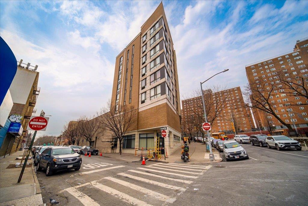 Coop Featherbed  Bronx, NY 10452, MLS-800622-2