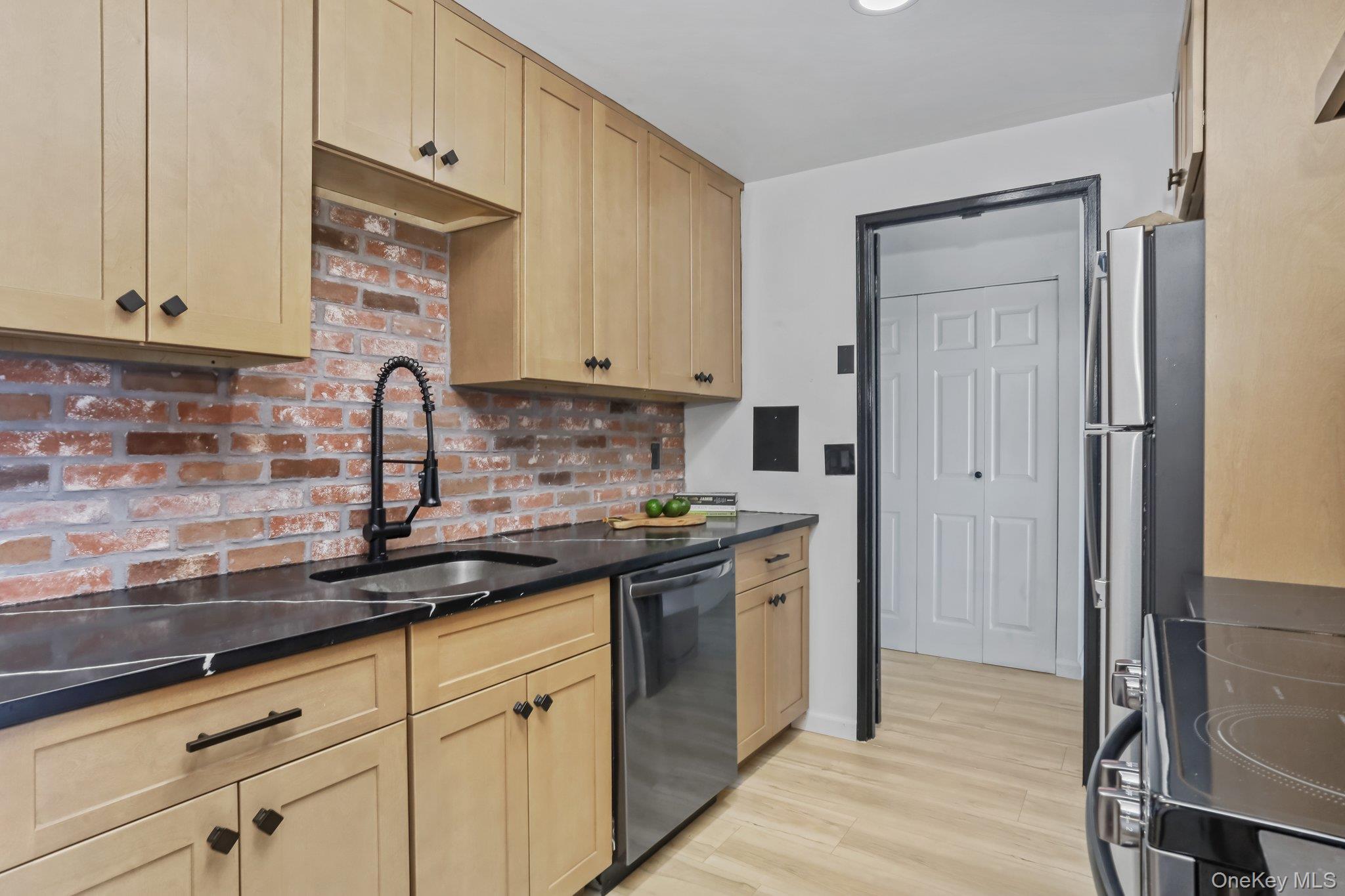 Condo High Point Westchester County, NY 10530, MLS-801519-2