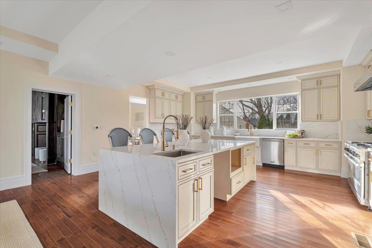 Single Family Weaver  Westchester County, NY 10804, MLS-801522-14