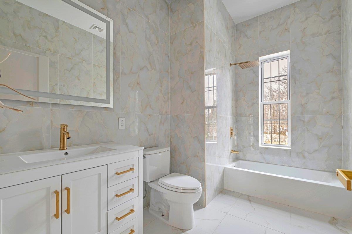 Single Family Weaver  Westchester County, NY 10804, MLS-801522-32