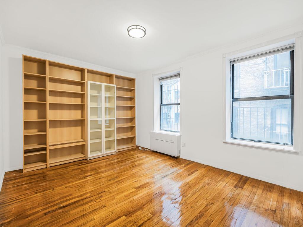 Coop 109th  Manhattan, NY 10025, MLS-801602-10