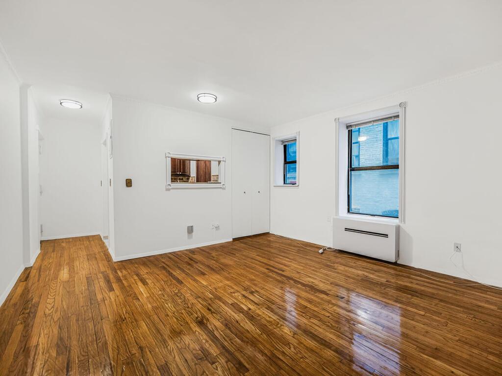Coop 109th  Manhattan, NY 10025, MLS-801602-4