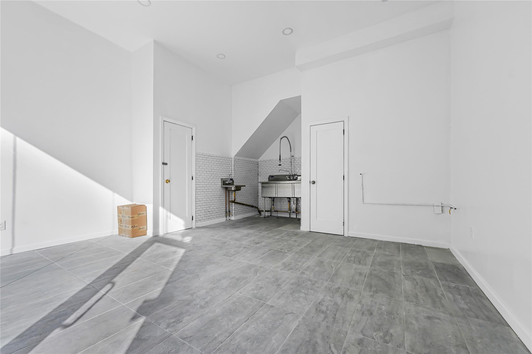 Commercial Lease 137th  Bronx, NY 10454, MLS-801839-2