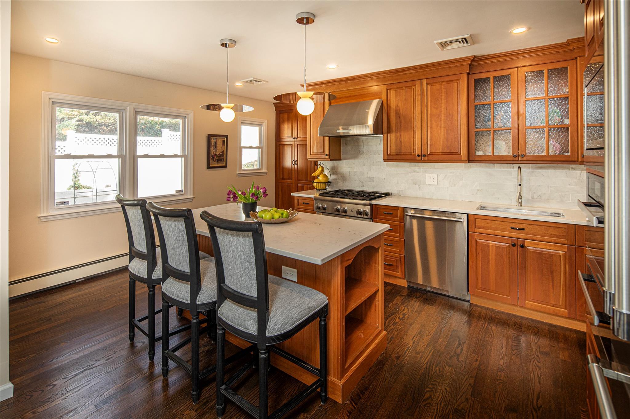 Single Family Burkewood  Westchester County, NY 10552, MLS-801906-6