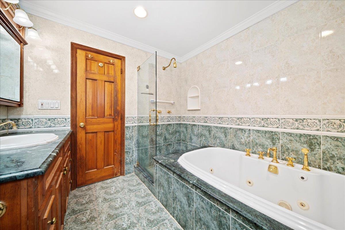 Single Family Gibbs  Suffolk County, NY 11701, MLS-802265-31