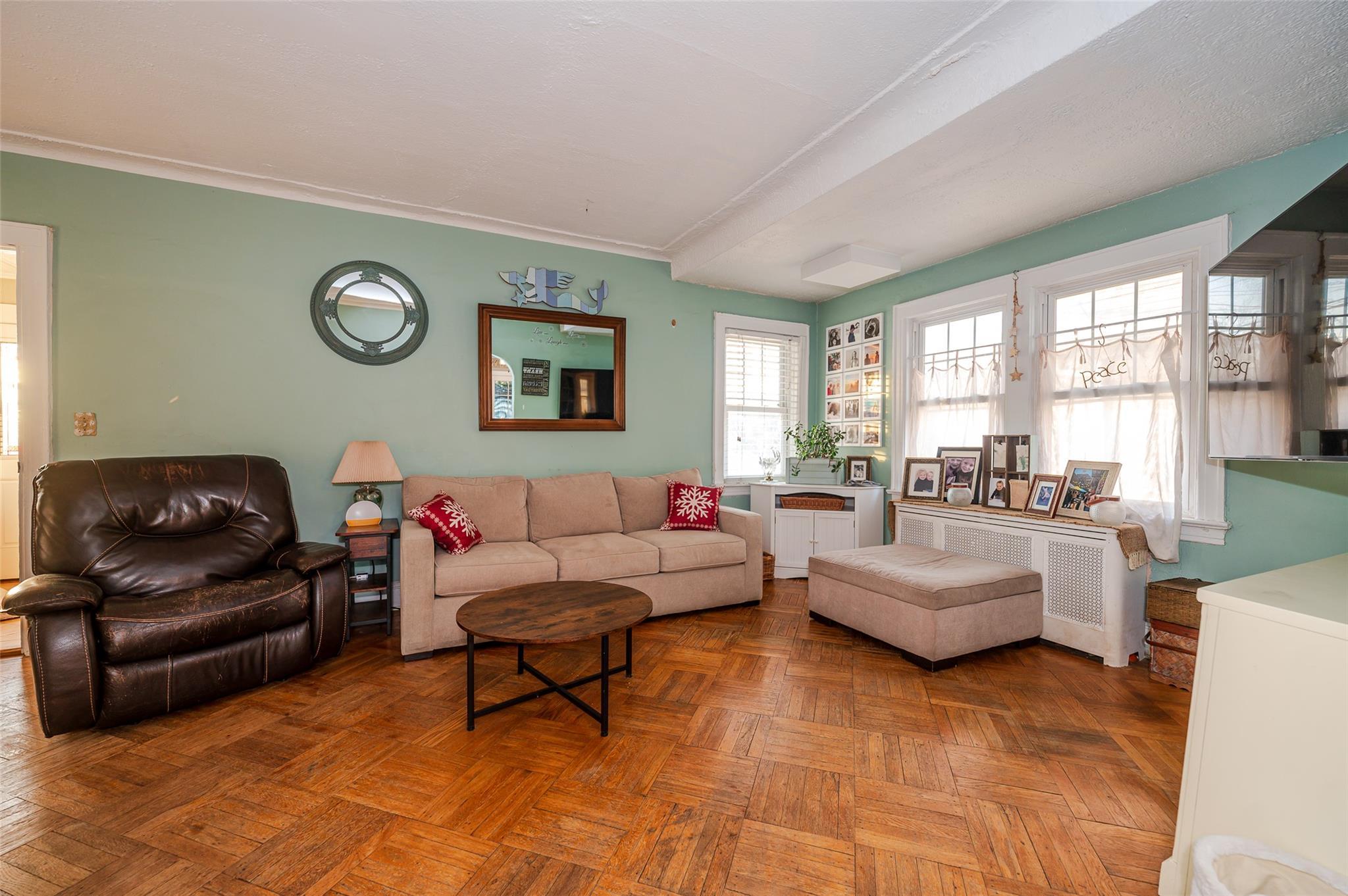 Single Family Franklin  Nassau County, NY 11561, MLS-802270-7