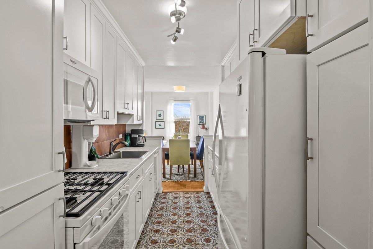 Coop Fieldston  Bronx, NY 10471, MLS-802316-4