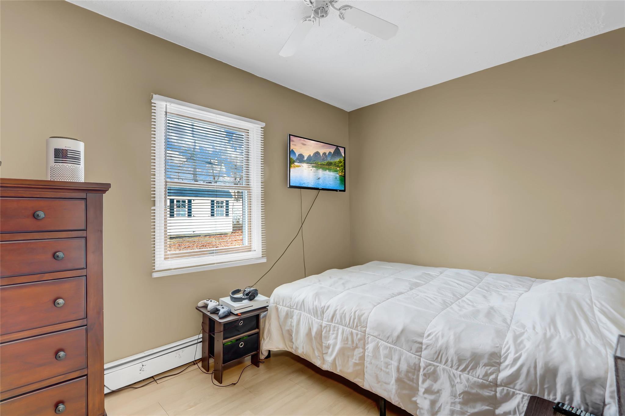 Single Family Cliff  Nassau County, NY 11756, MLS-802430-13