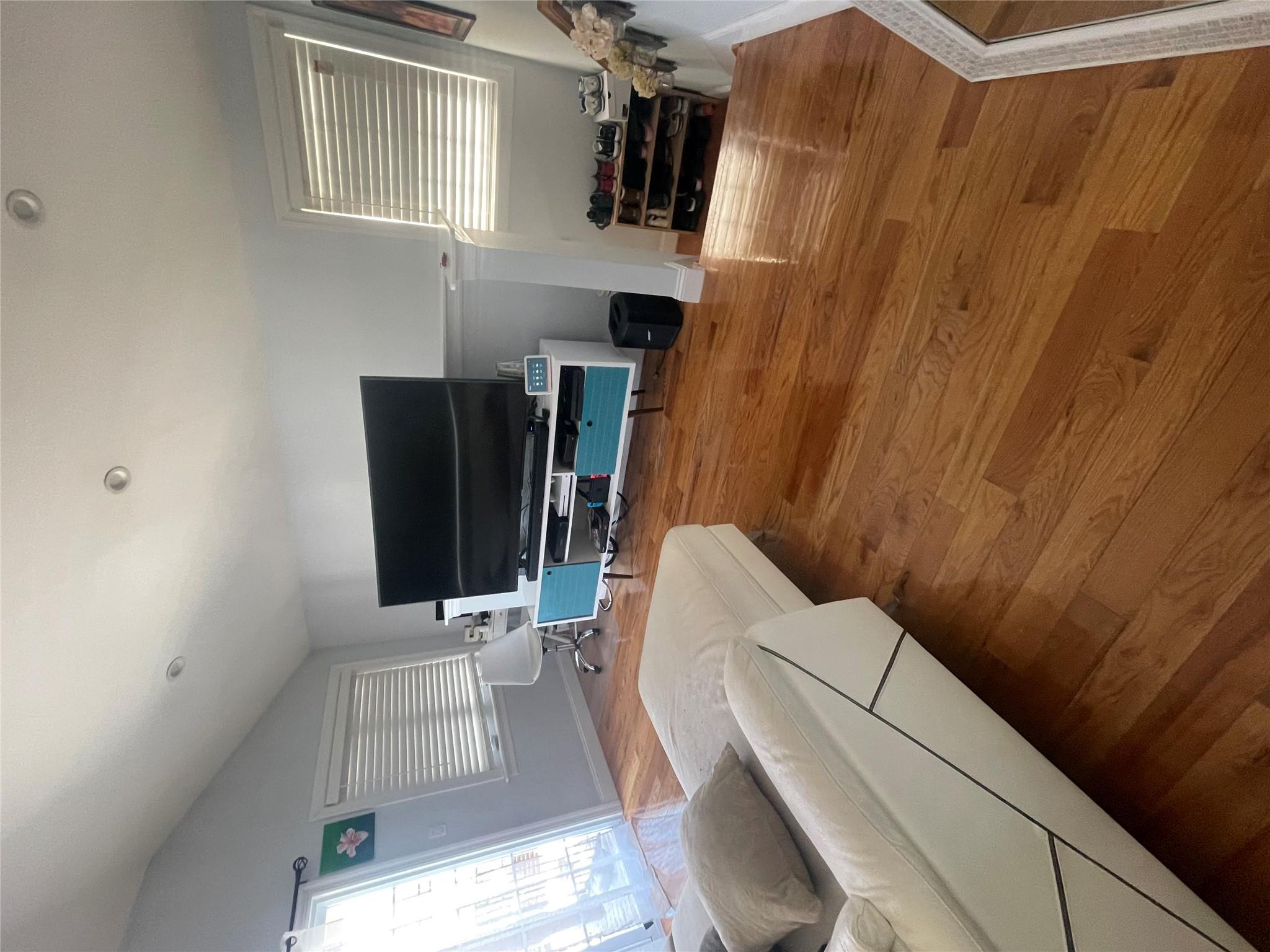Single Family Edgewood  Queens, NY 11413, MLS-802502-8