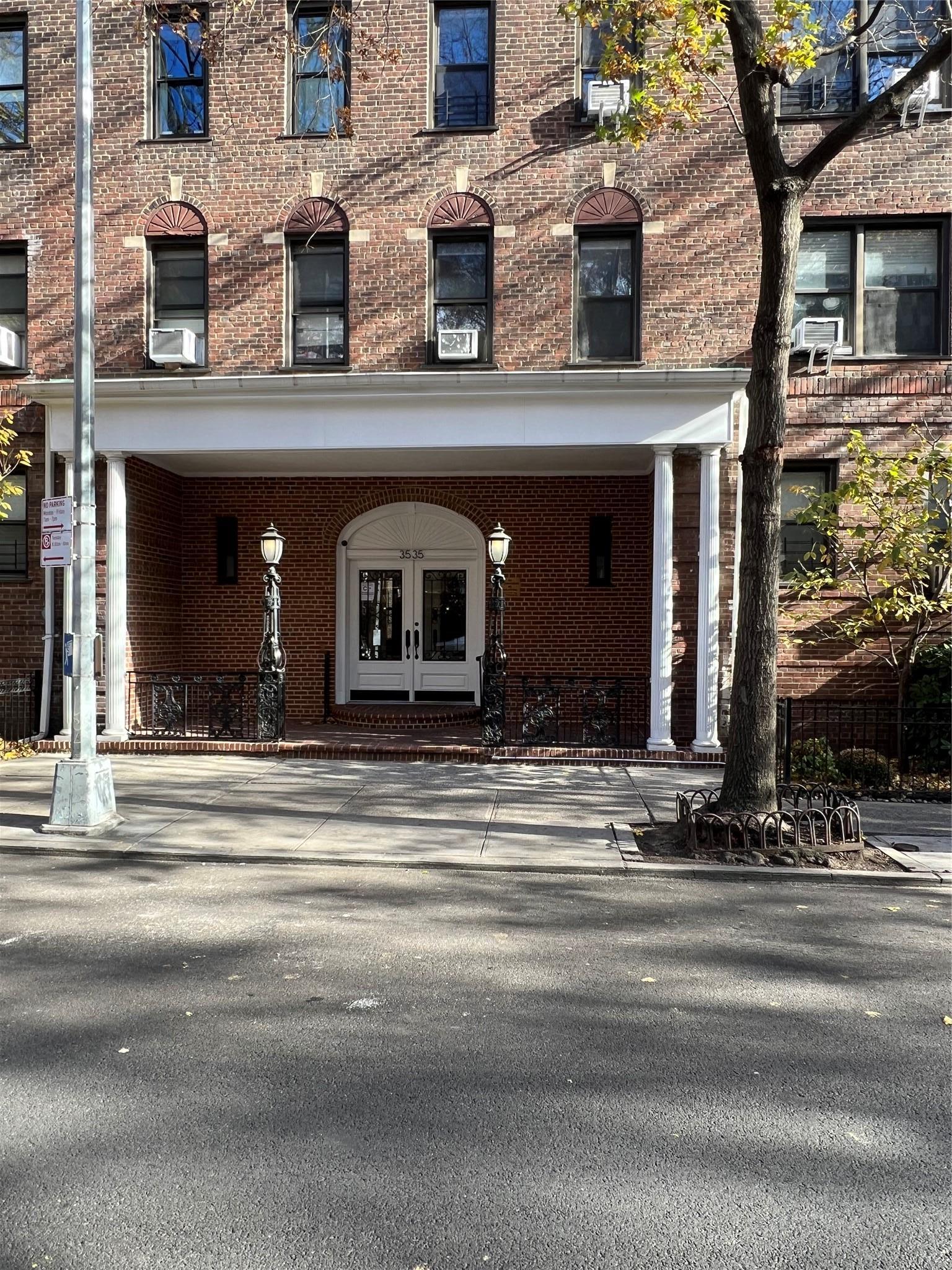 Coop 75th Street       Apartment 127  Queens, NY 11372, MLS-803311-10