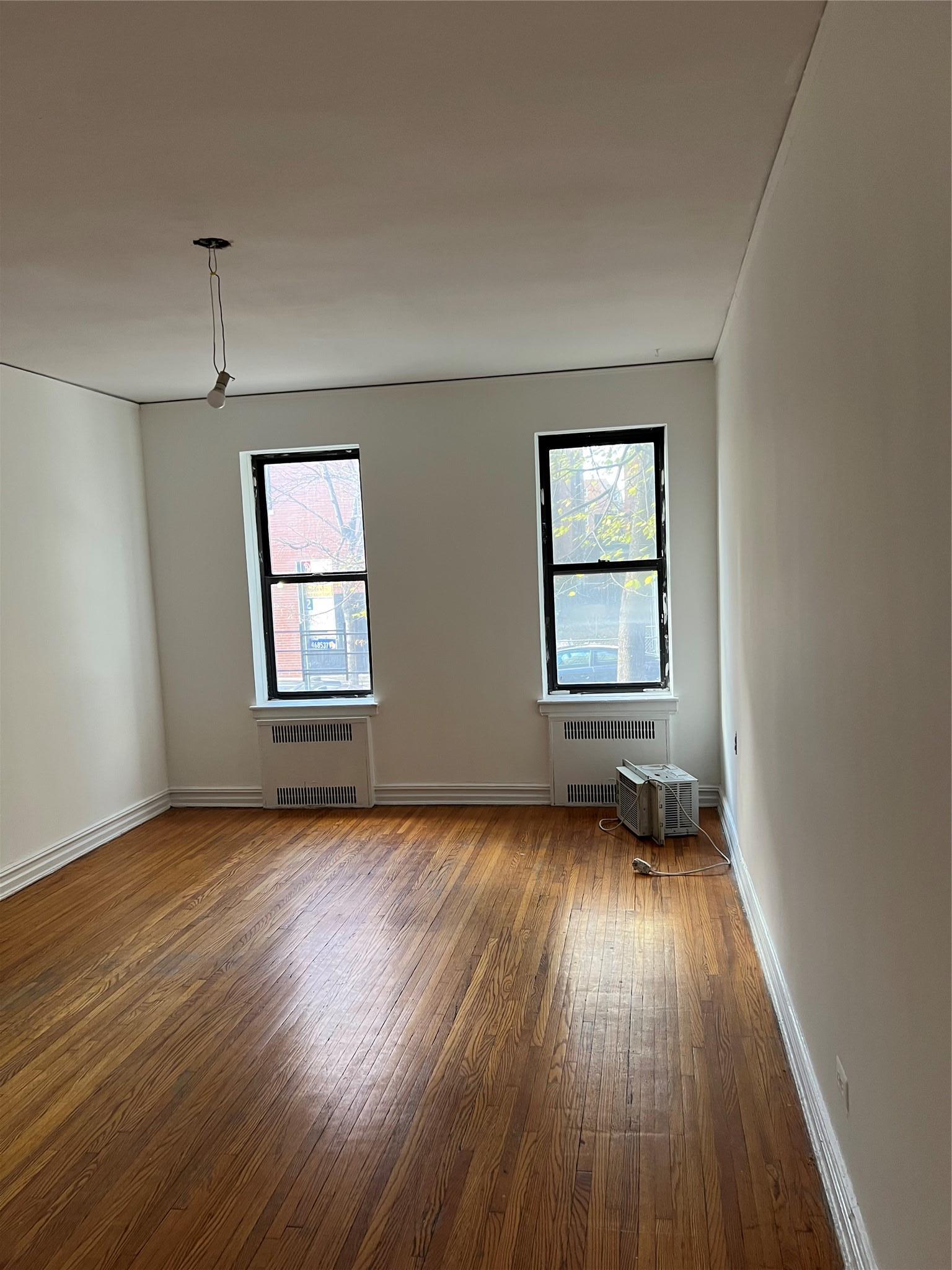 Coop 75th Street       Apartment 127  Queens, NY 11372, MLS-803311-30