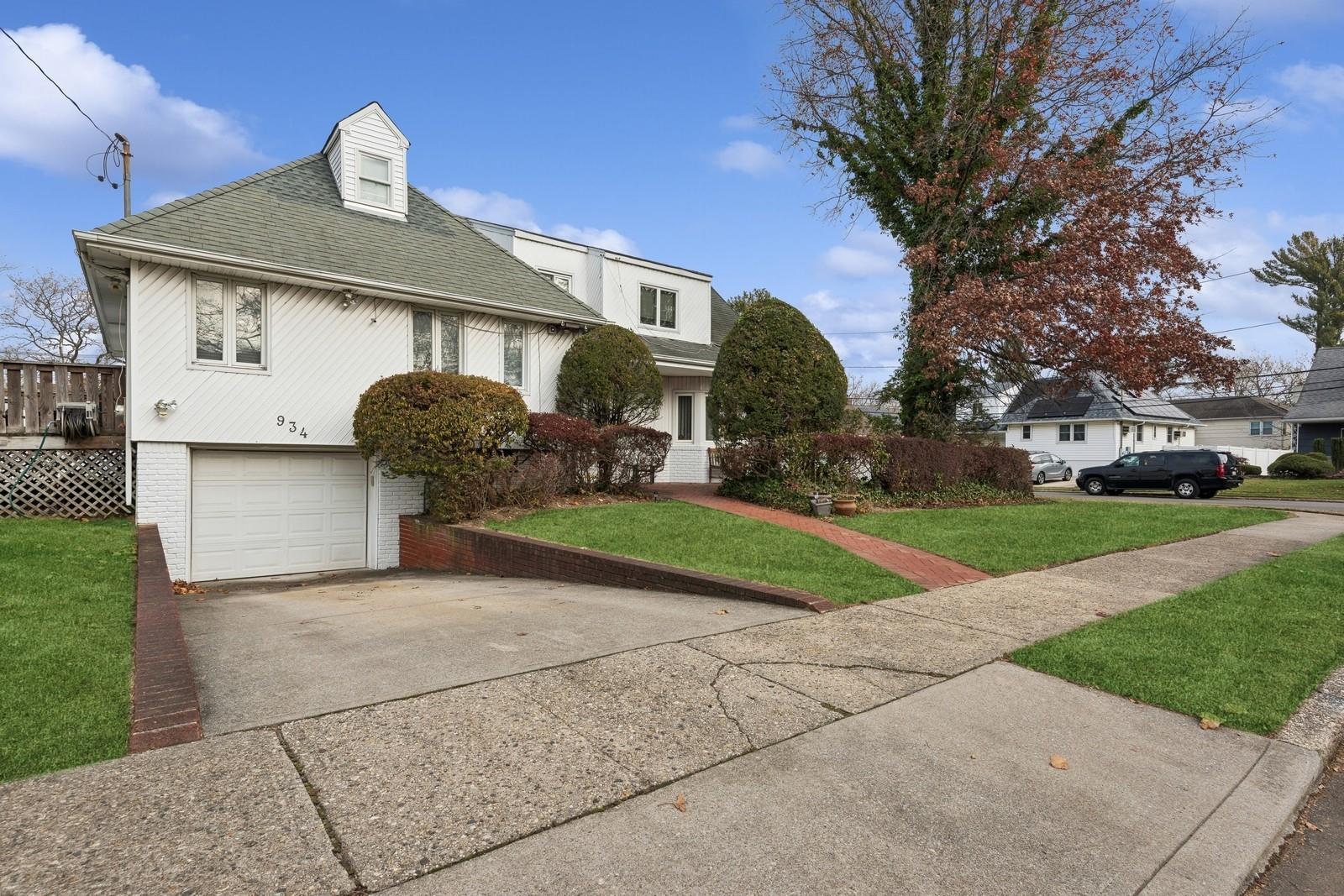 Single Family Eileen  Nassau County, NY 11598, MLS-803411-2