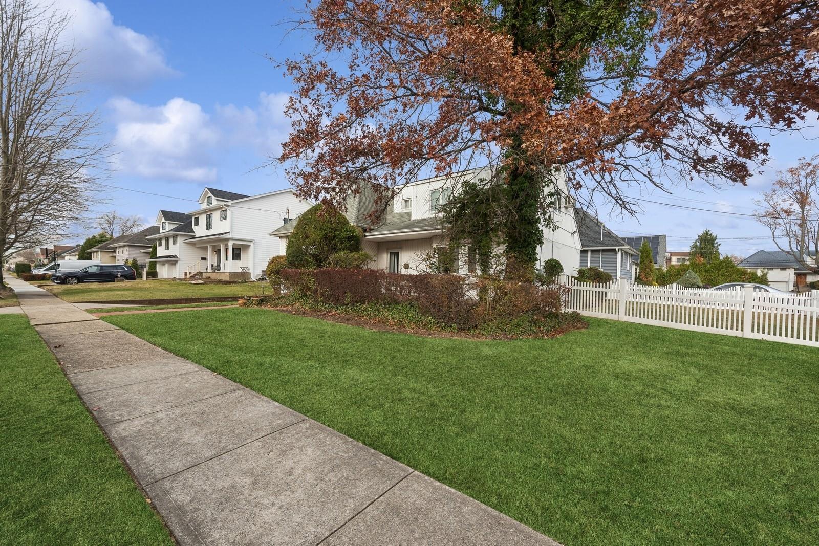 Single Family Eileen  Nassau County, NY 11598, MLS-803411-3