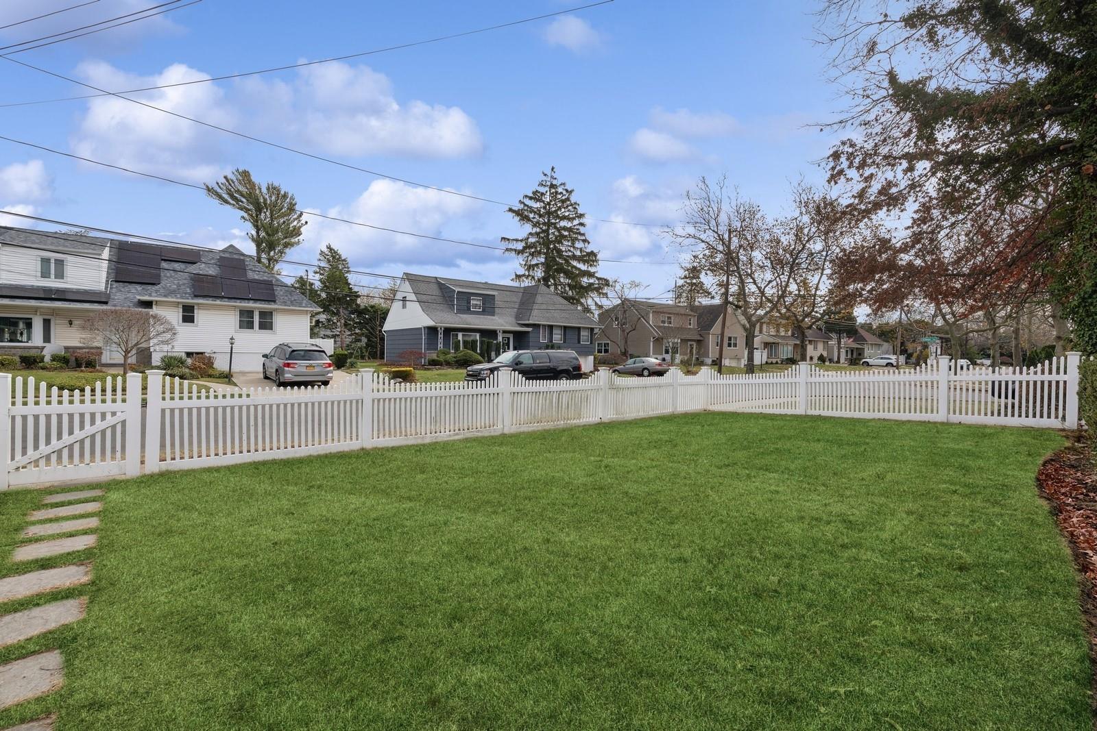 Single Family Eileen  Nassau County, NY 11598, MLS-803411-33