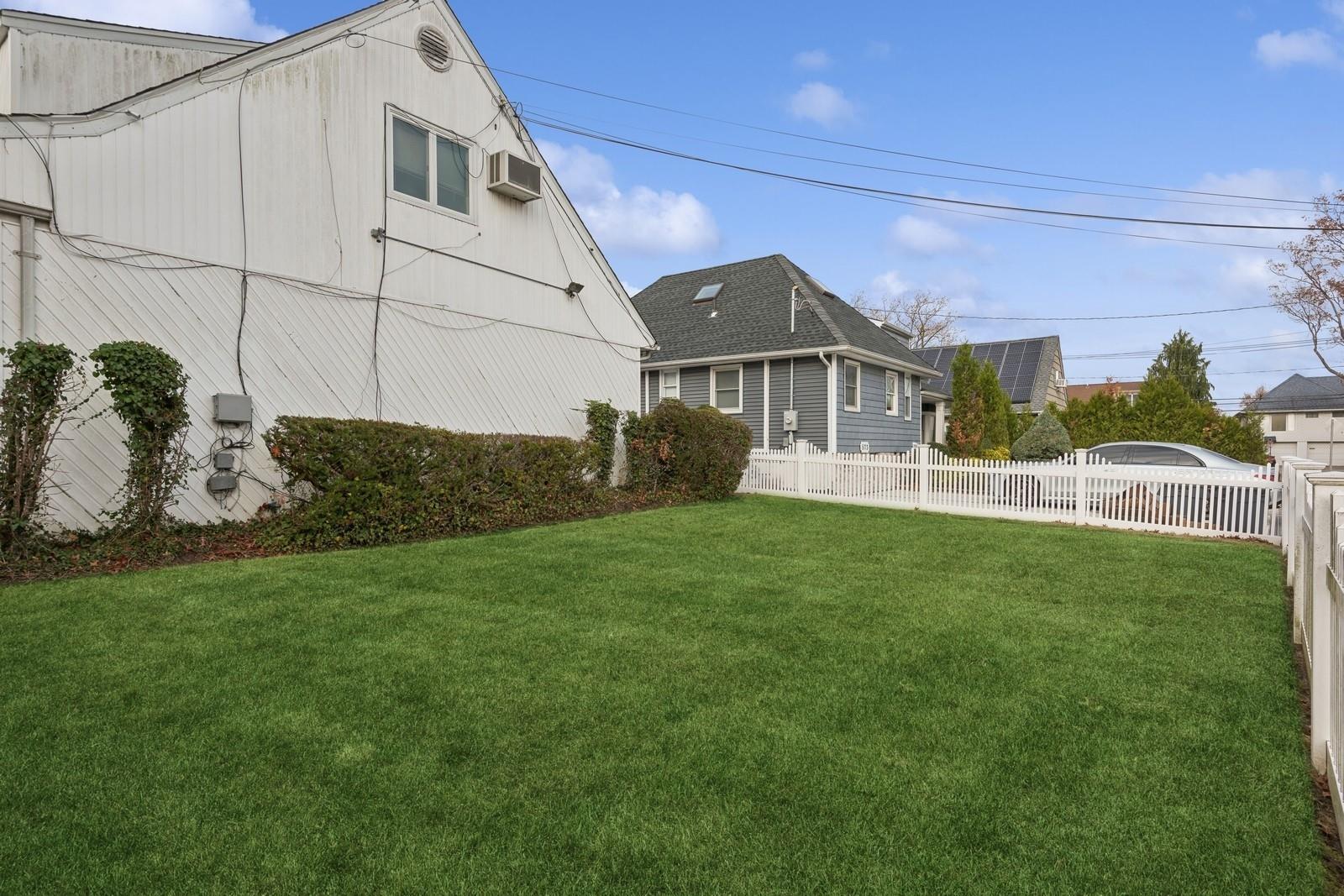 Single Family Eileen  Nassau County, NY 11598, MLS-803411-36