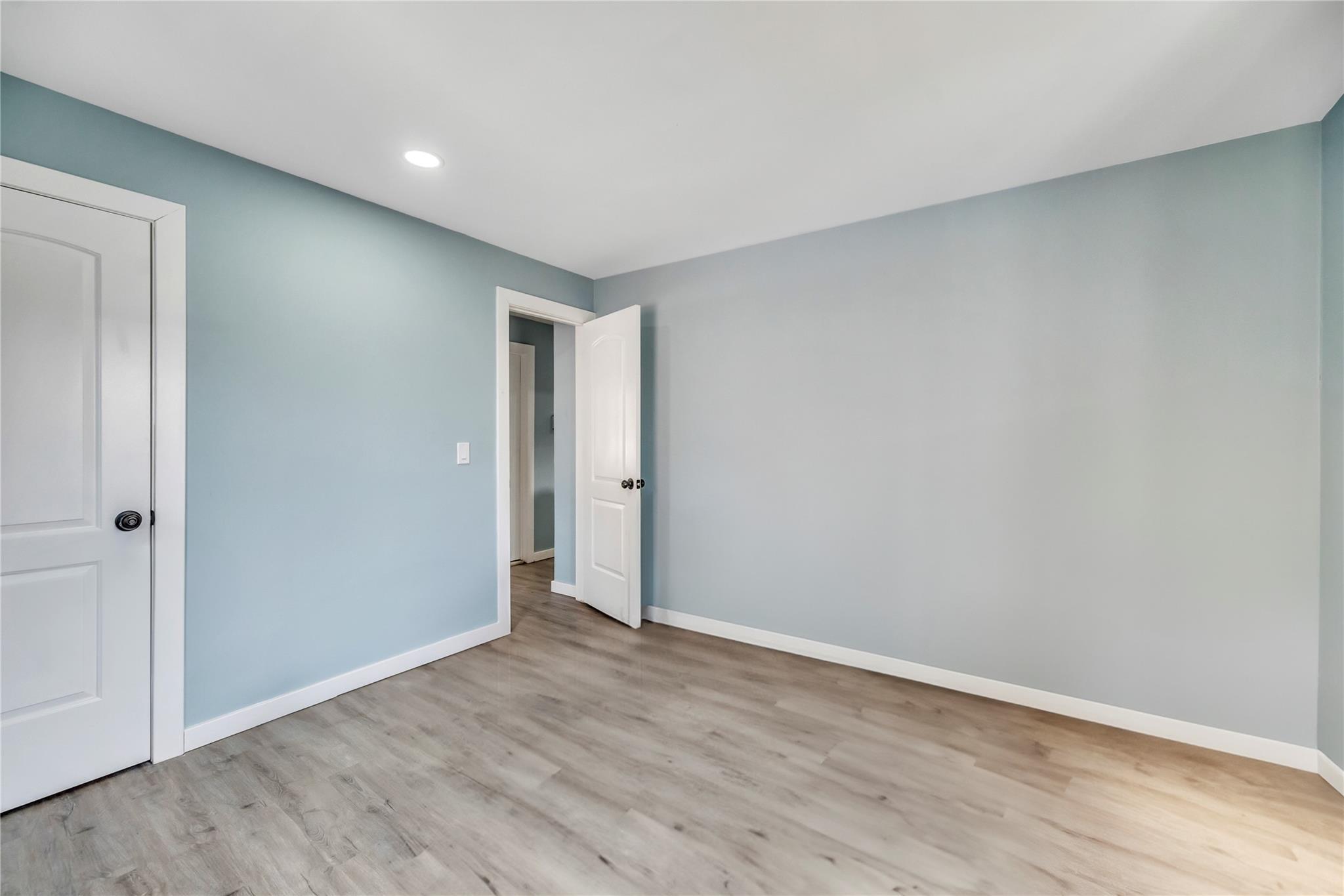 Single Family Clinton  Suffolk County, NY 11757, MLS-803444-16