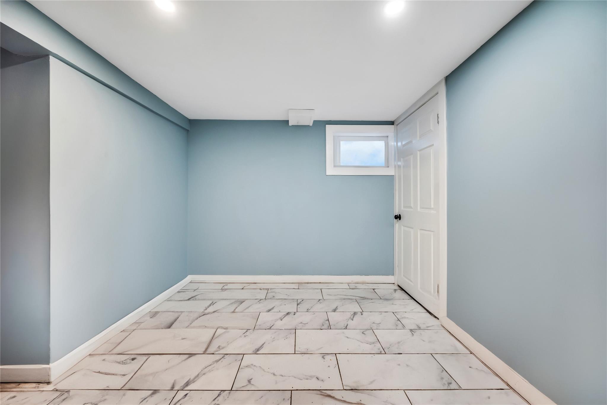 Single Family Clinton  Suffolk County, NY 11757, MLS-803444-26