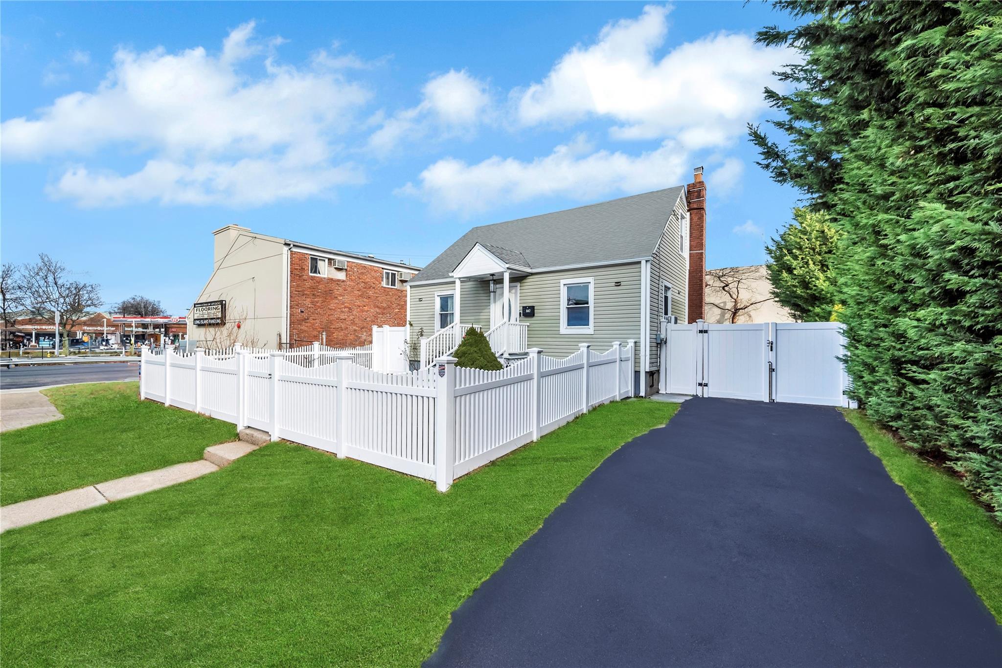 Single Family Clinton  Suffolk County, NY 11757, MLS-803444-3