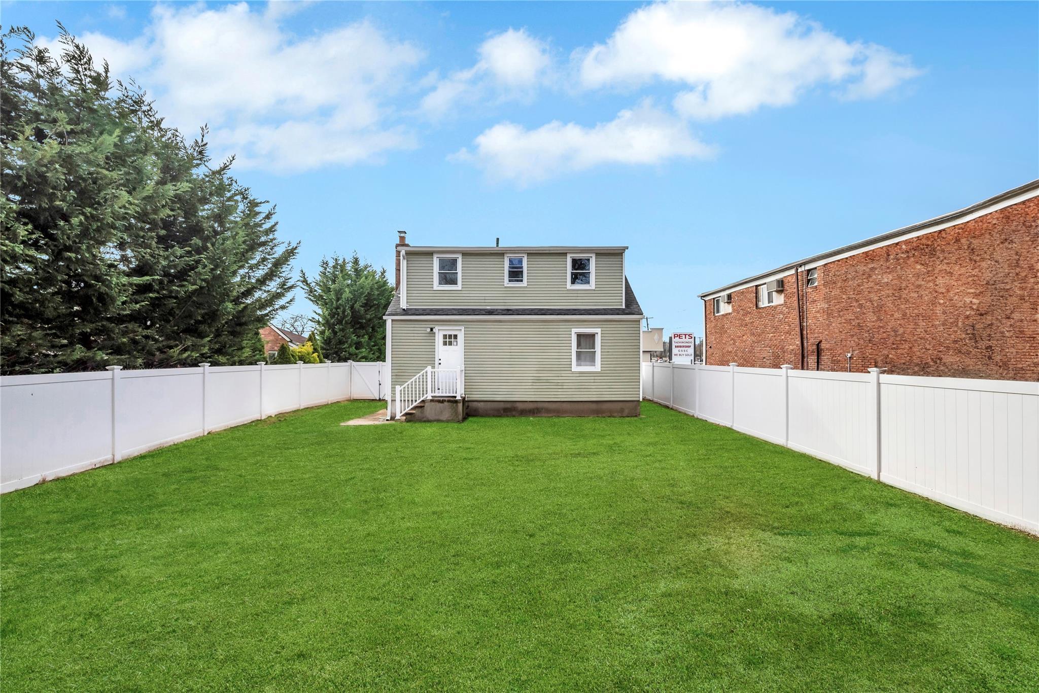 Single Family Clinton  Suffolk County, NY 11757, MLS-803444-4