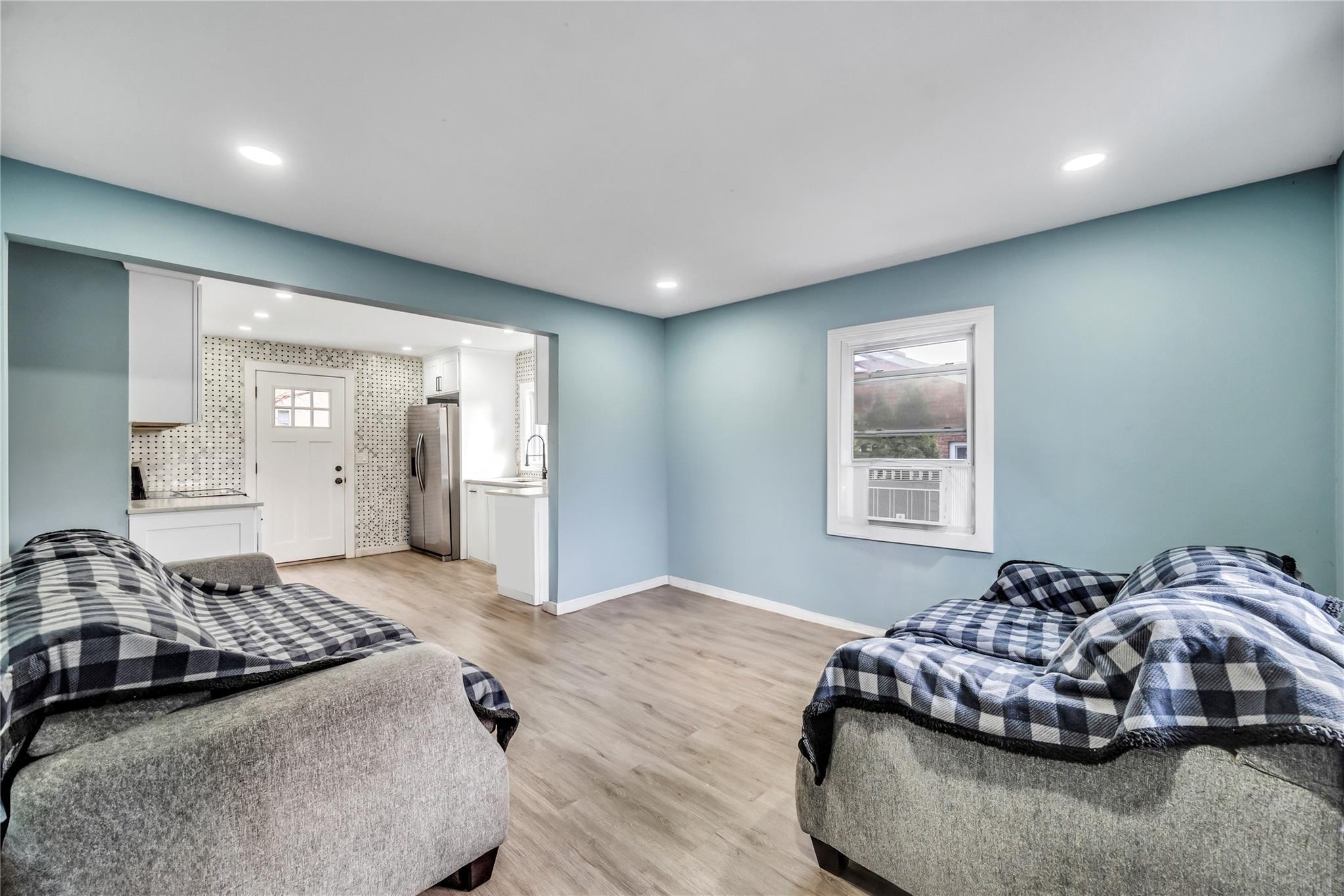 Single Family Clinton  Suffolk County, NY 11757, MLS-803444-6