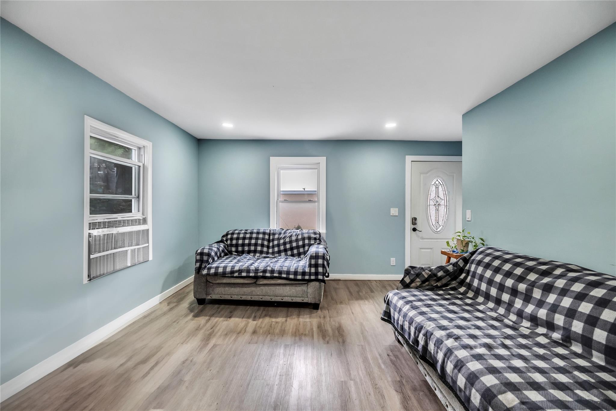 Single Family Clinton  Suffolk County, NY 11757, MLS-803444-7