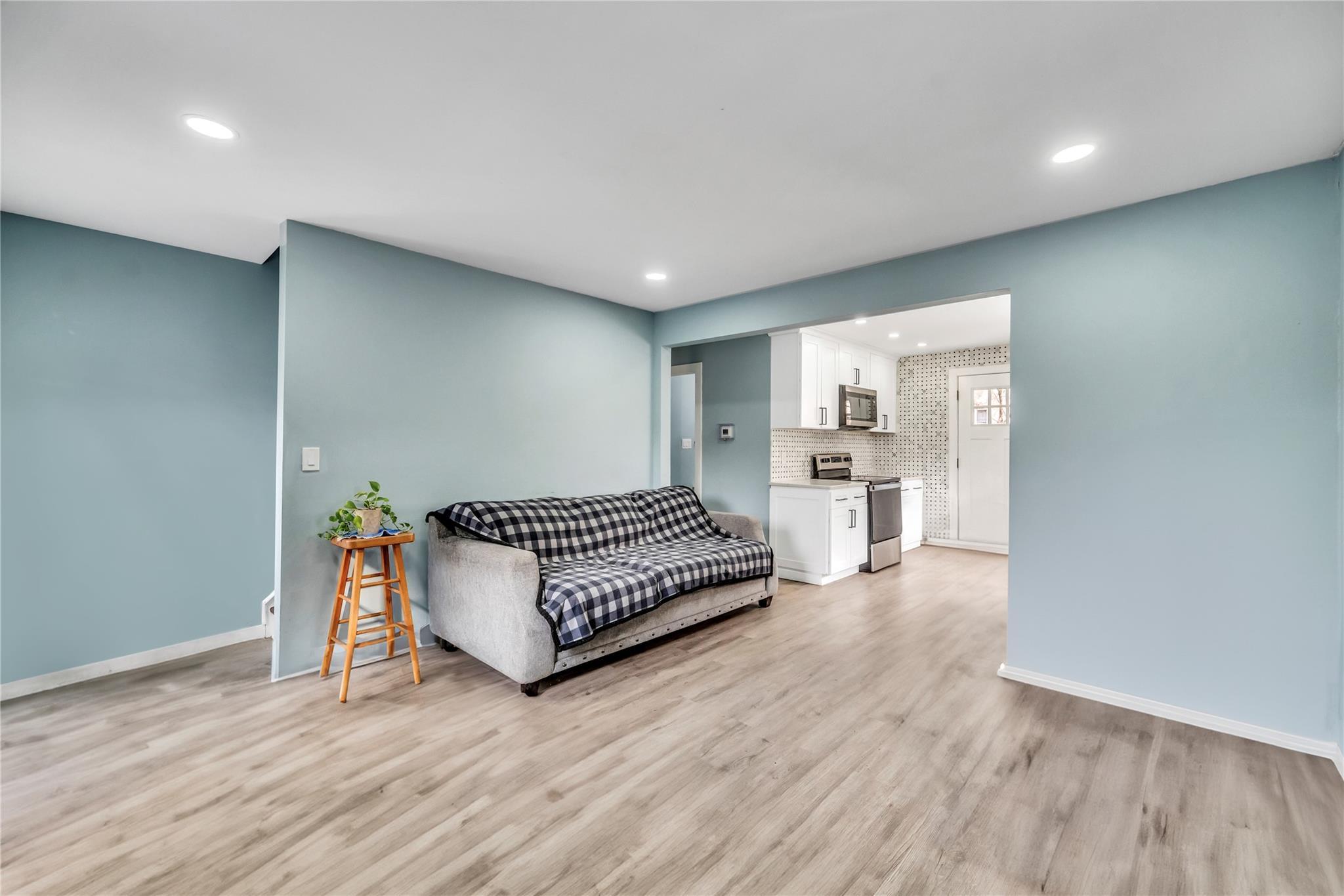 Single Family Clinton  Suffolk County, NY 11757, MLS-803444-8