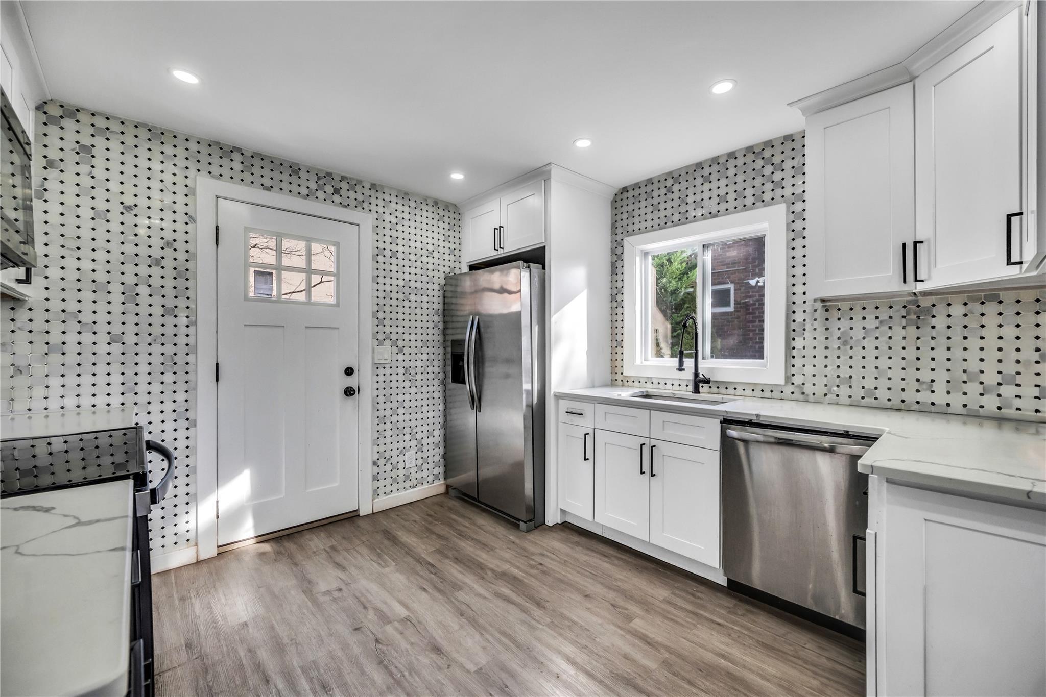 Single Family Clinton  Suffolk County, NY 11757, MLS-803444-9