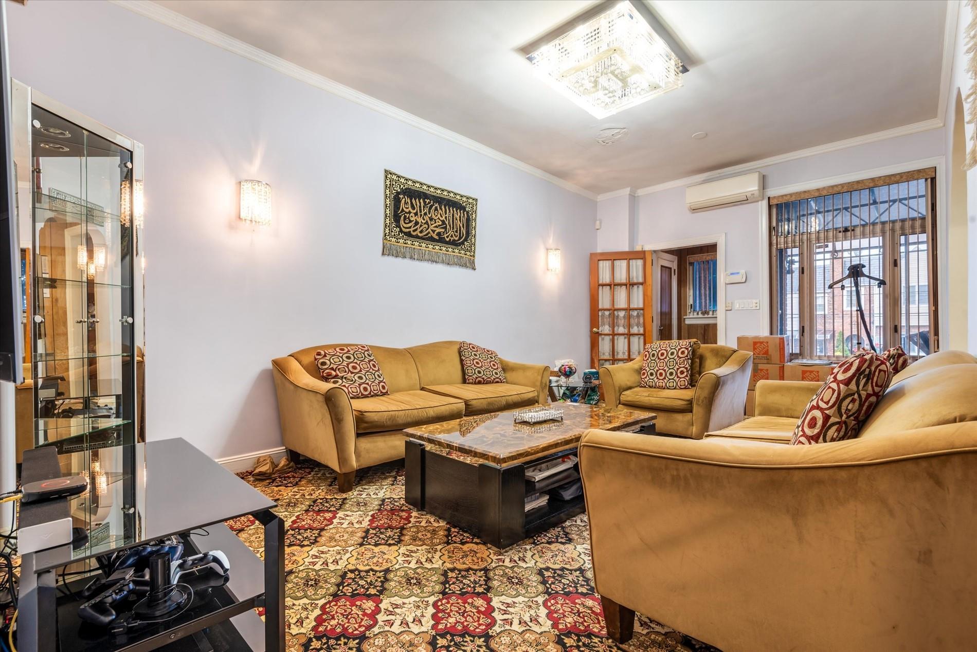 Single Family 63  Queens, NY 11378, MLS-803447-4