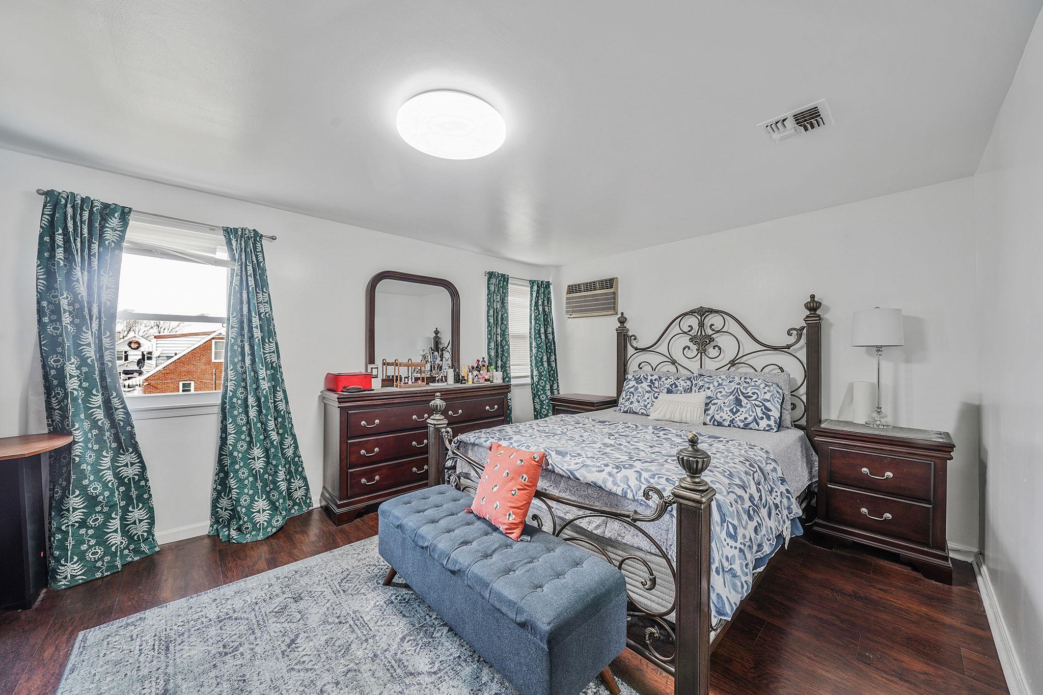 Single Family Terrace Ave  Nassau County, NY 11003, MLS-803457-28