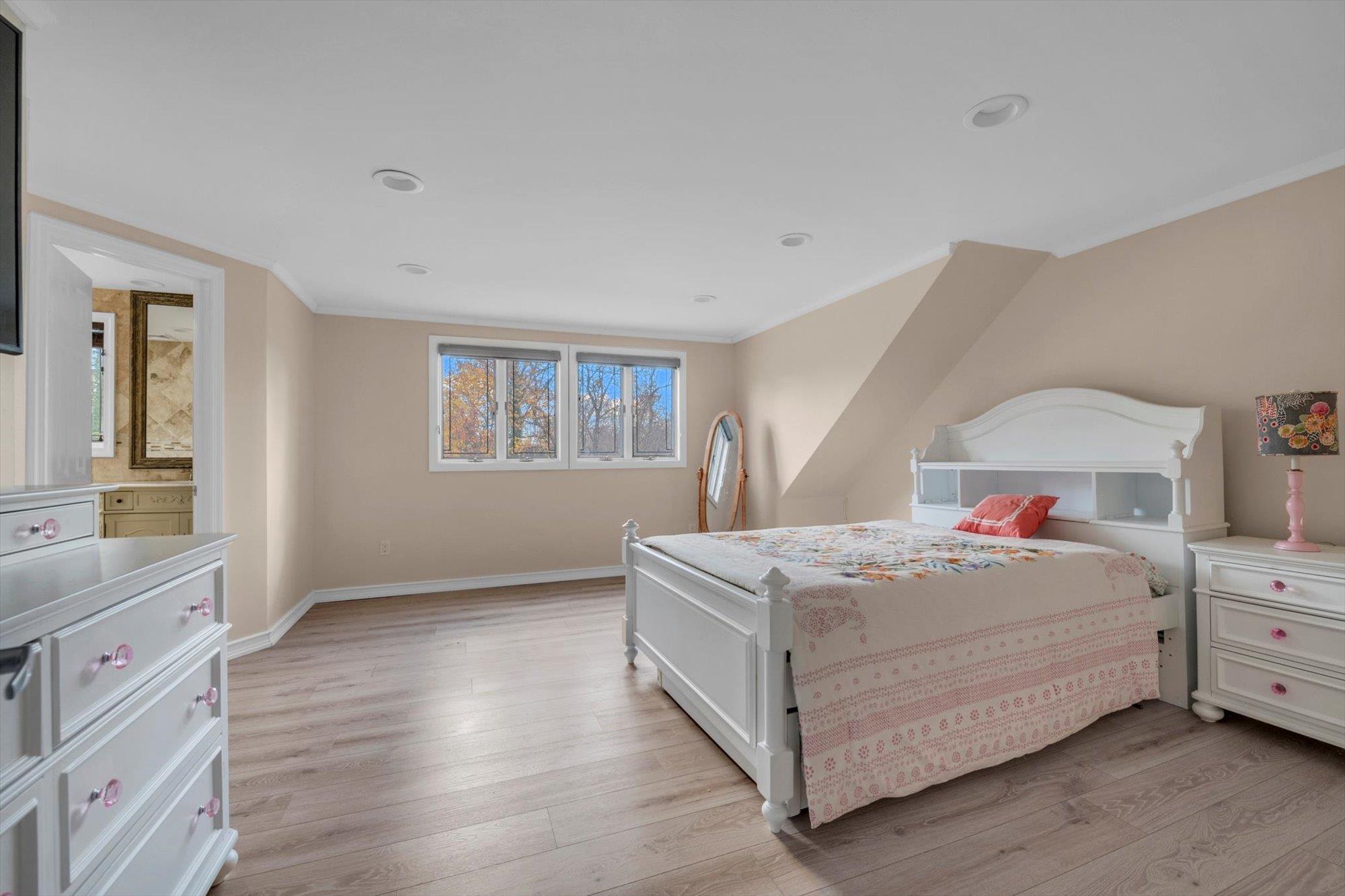 Single Family Westwood Circle  Nassau County, NY 11577, MLS-803552-17