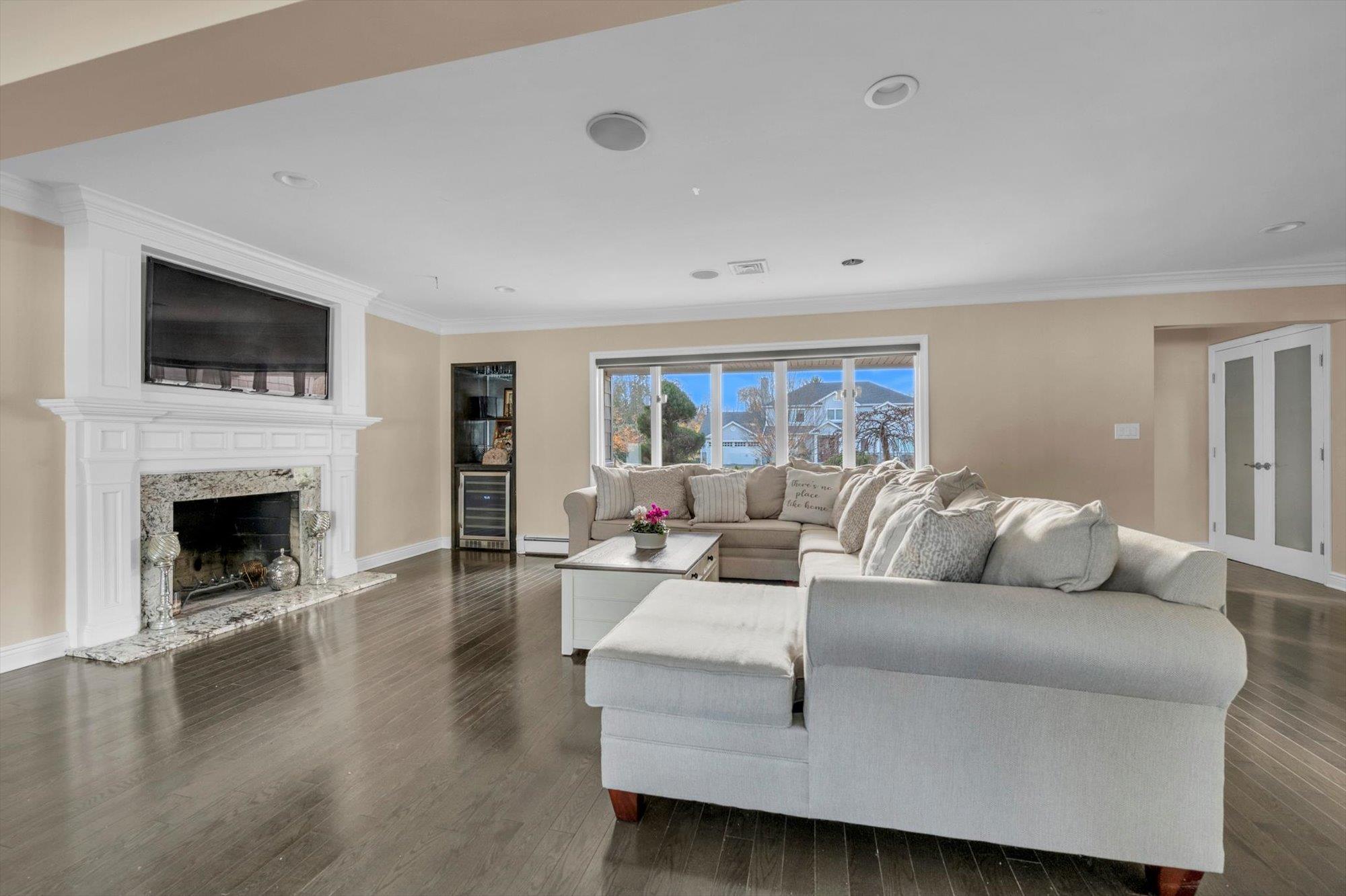Single Family Westwood Circle  Nassau County, NY 11577, MLS-803552-3