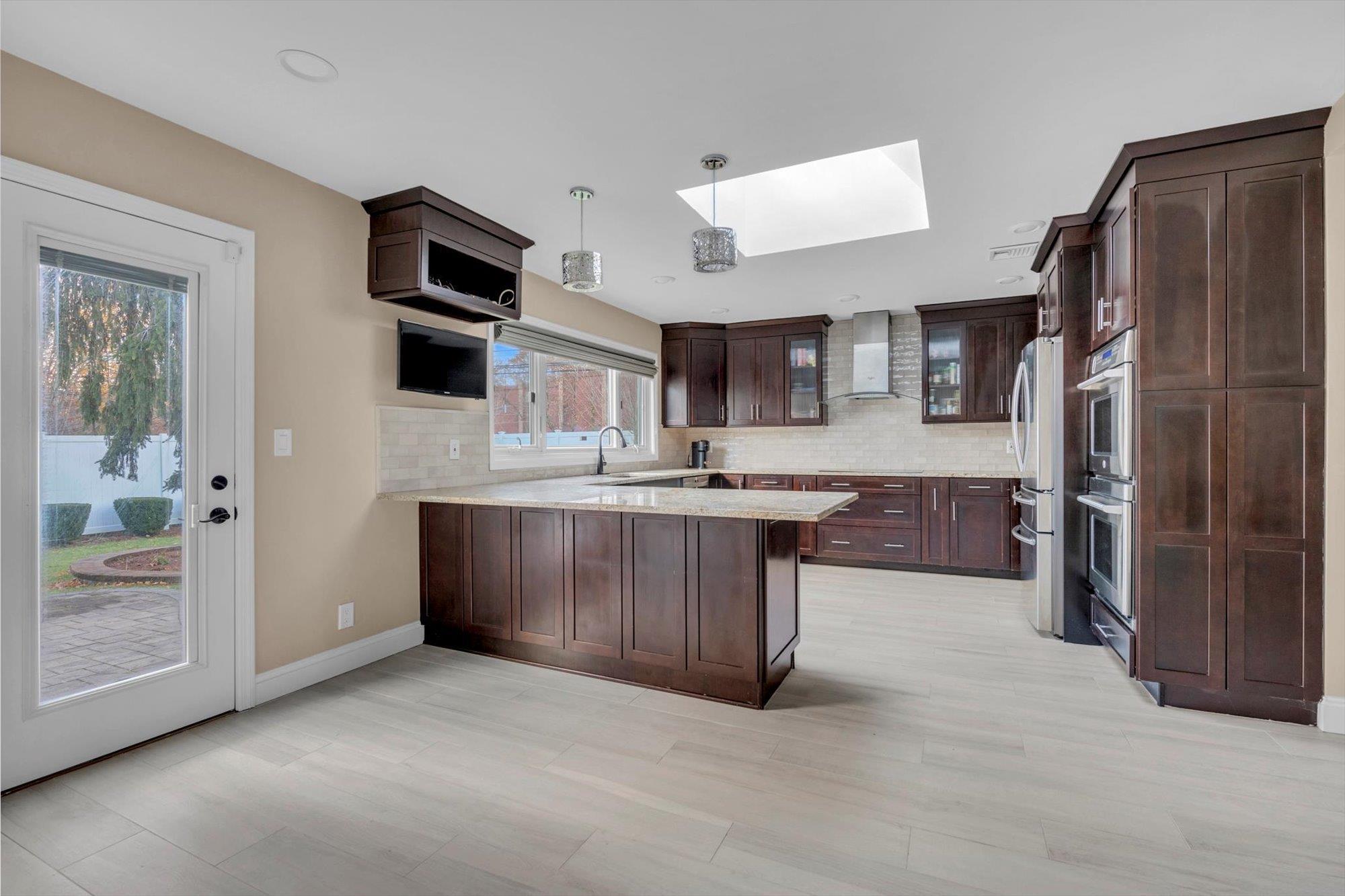 Single Family Westwood Circle  Nassau County, NY 11577, MLS-803552-8