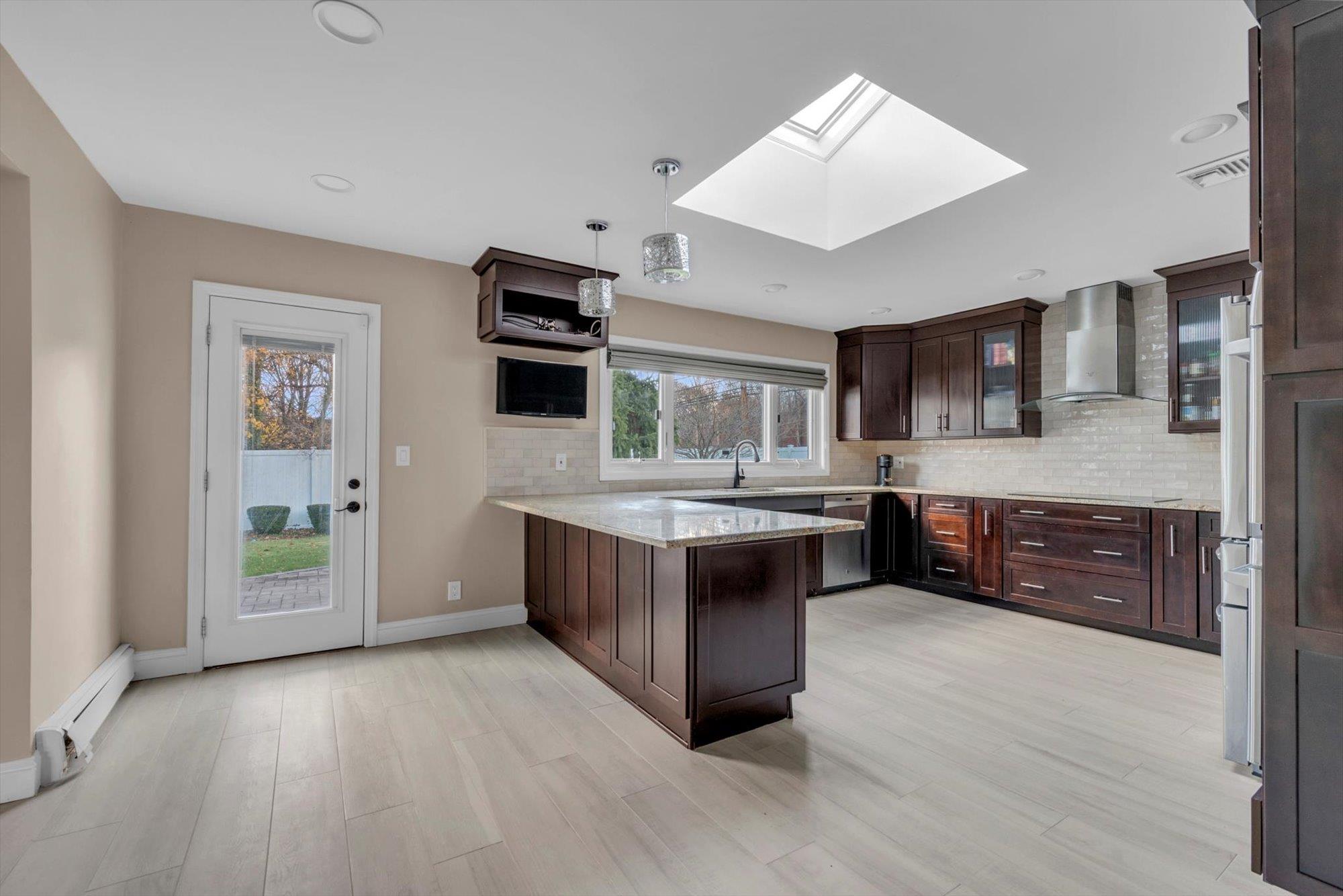 Single Family Westwood Circle  Nassau County, NY 11577, MLS-803552-9