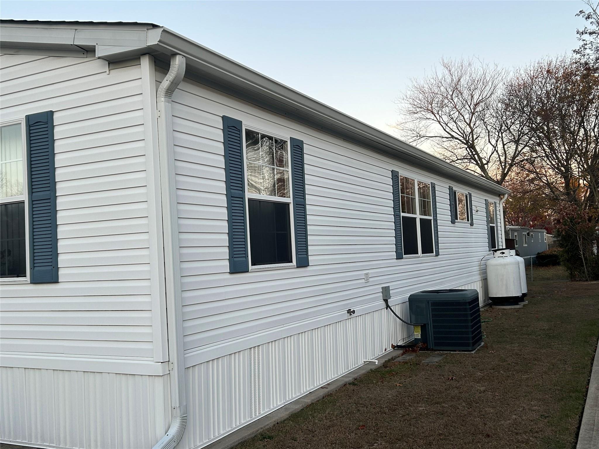 Single Family Daisy  Suffolk County, NY 11716, MLS-803592-2