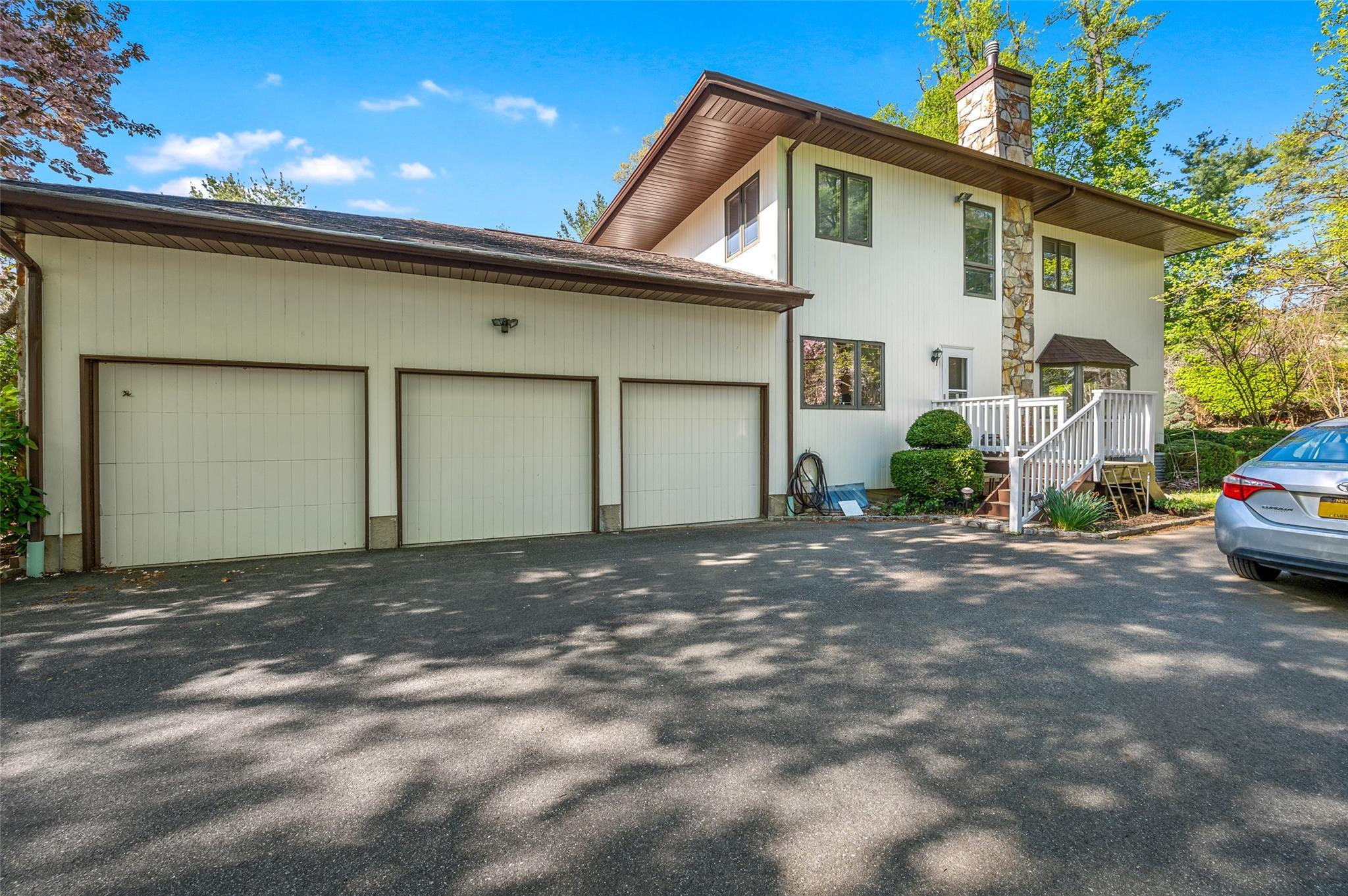 Single Family Bristol  Nassau County, NY 11030, MLS-803608-35