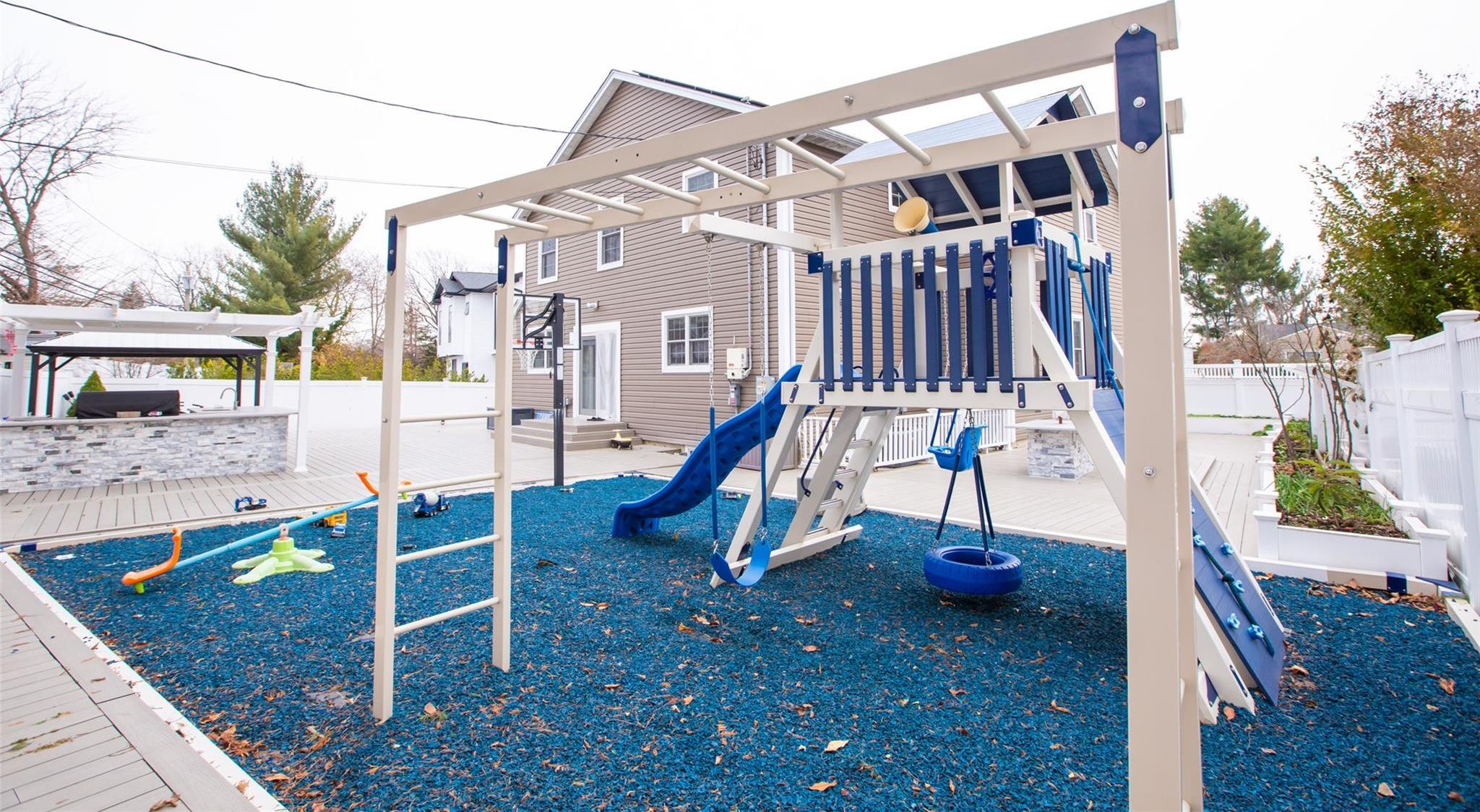 Single Family Lillian  Nassau County, NY 11803, MLS-803620-9