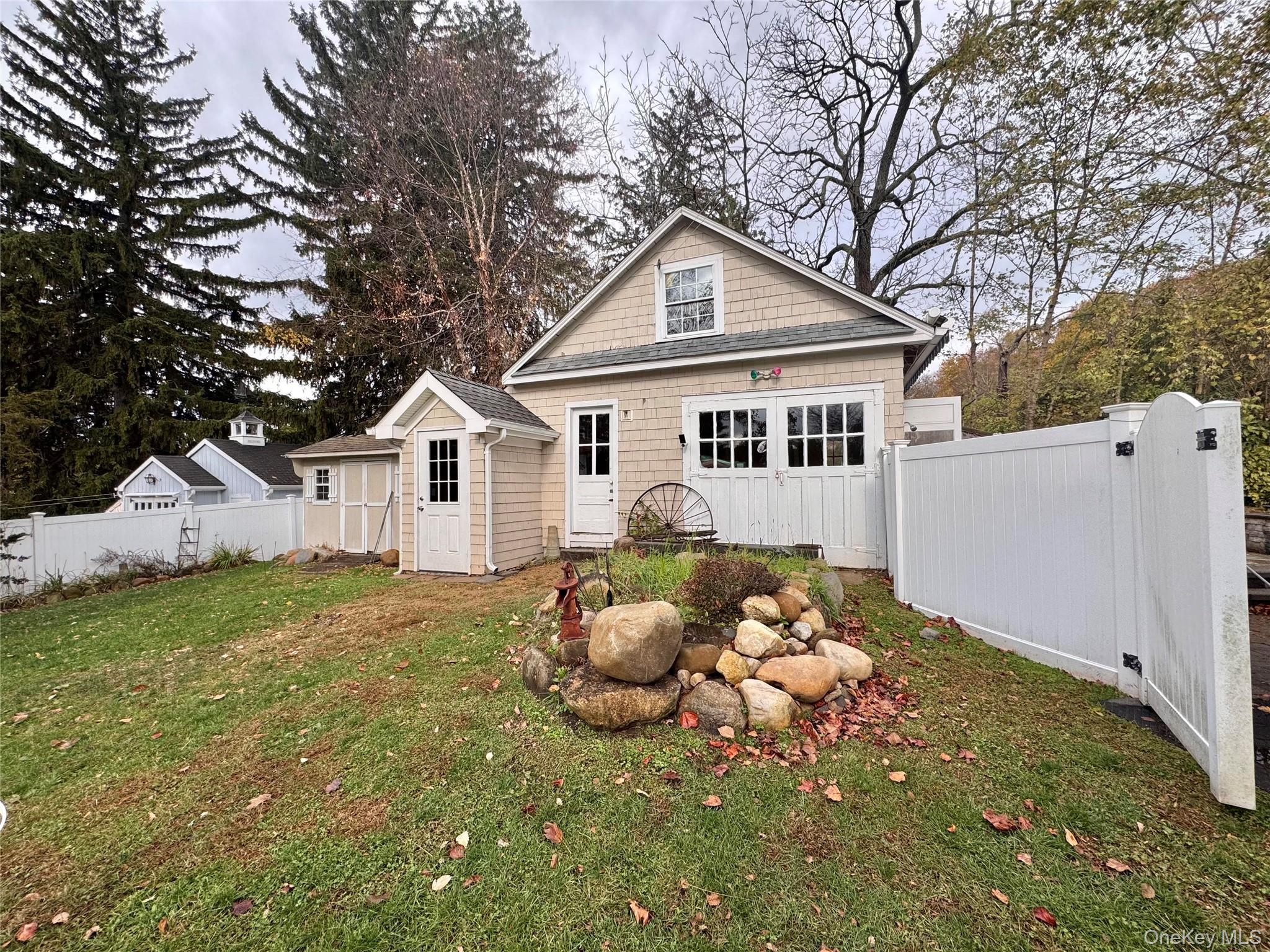 Single Family Maiden  Suffolk County, NY 11777, MLS-803715-2