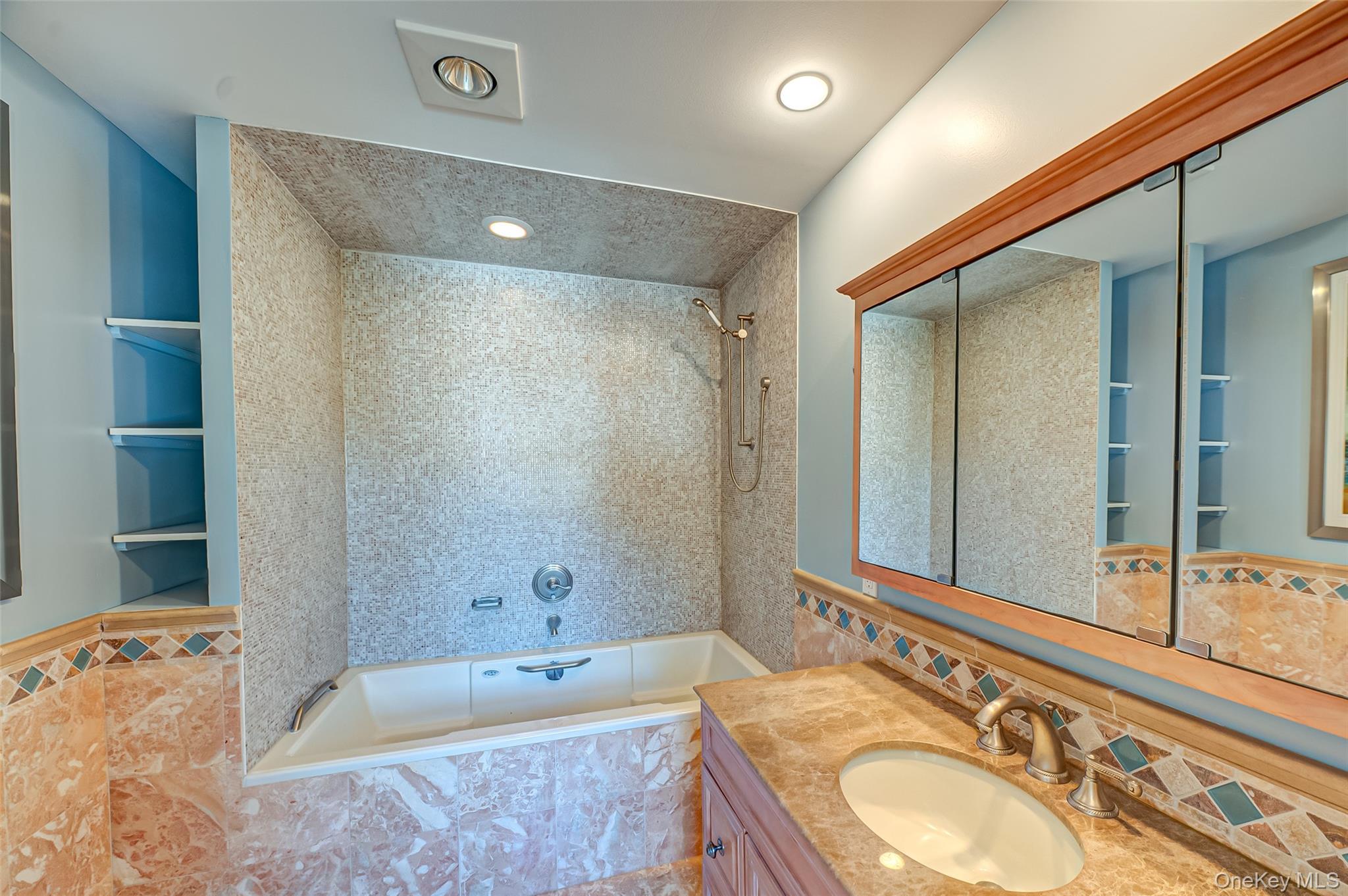 Single Family Maiden  Suffolk County, NY 11777, MLS-803715-31