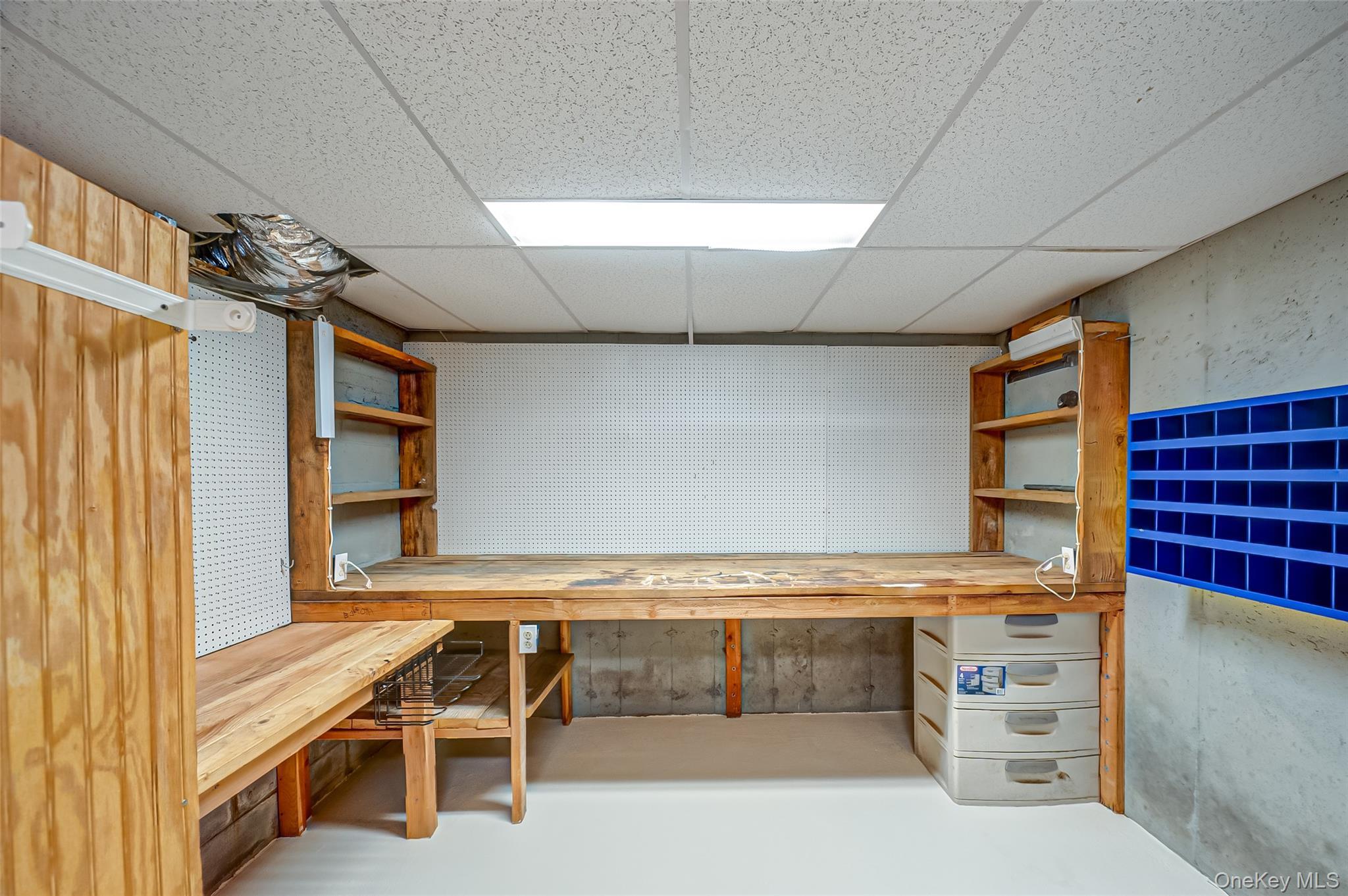 Single Family Maiden  Suffolk County, NY 11777, MLS-803715-37