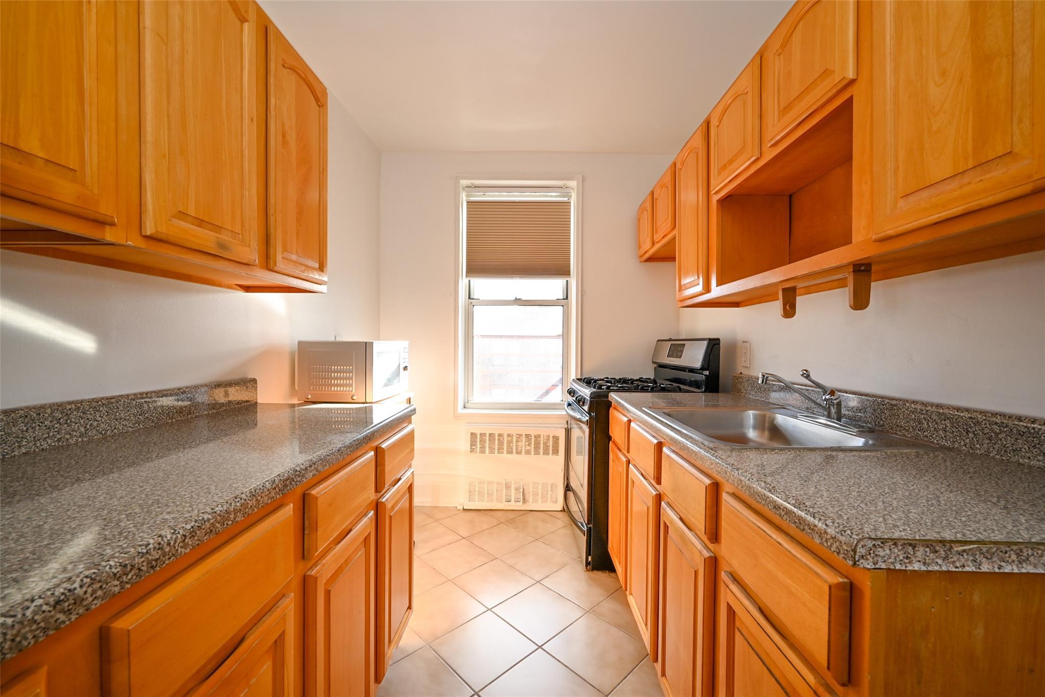 Coop Broadway  Bronx, NY 10471, MLS-803757-10