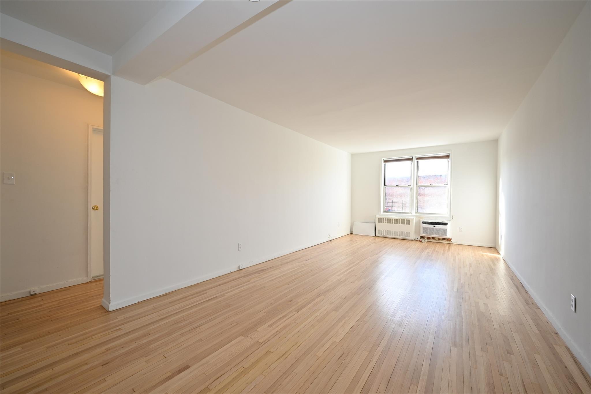Coop Broadway  Bronx, NY 10471, MLS-803757-4