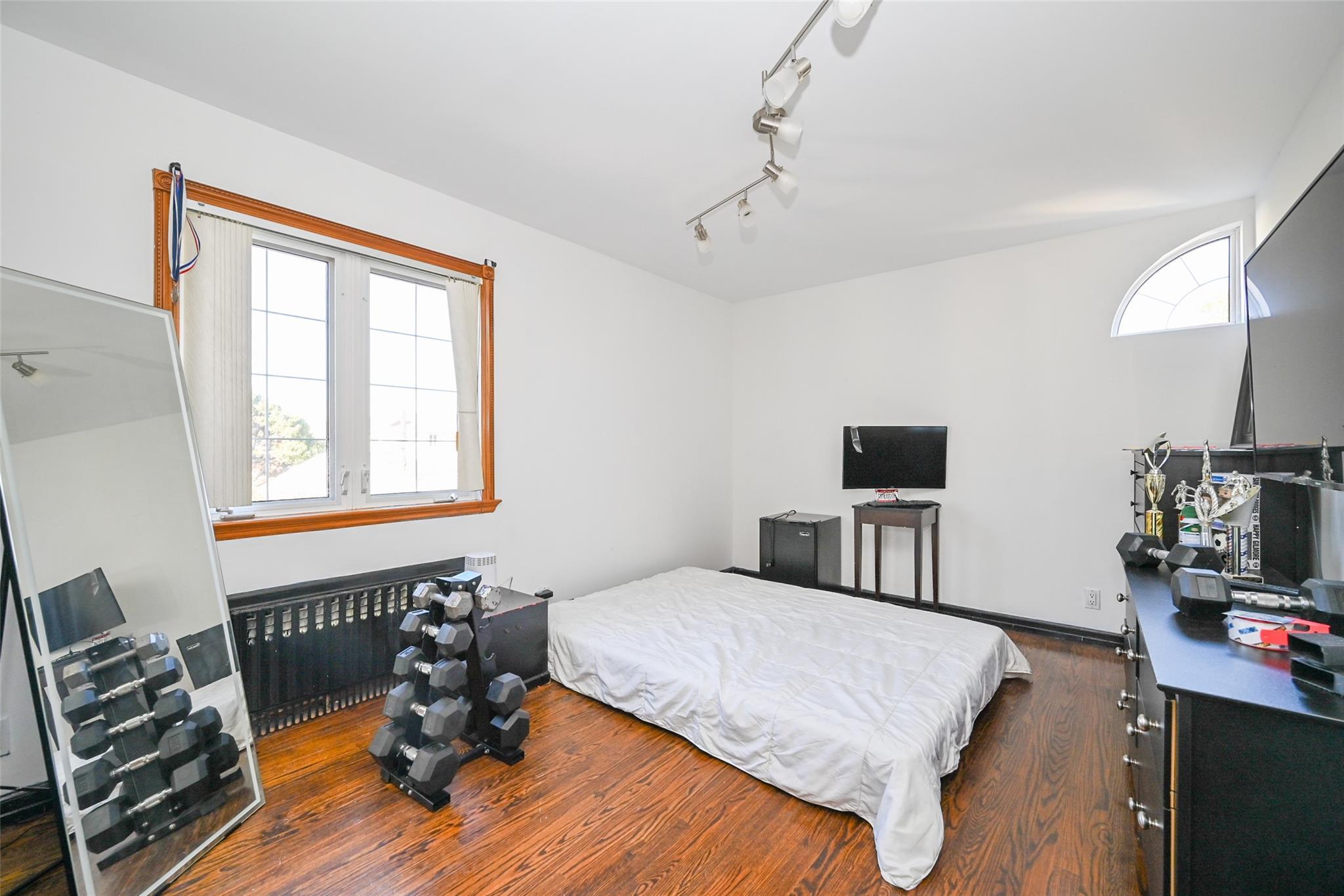 Single Family 192  Queens, NY 11365, MLS-803988-21