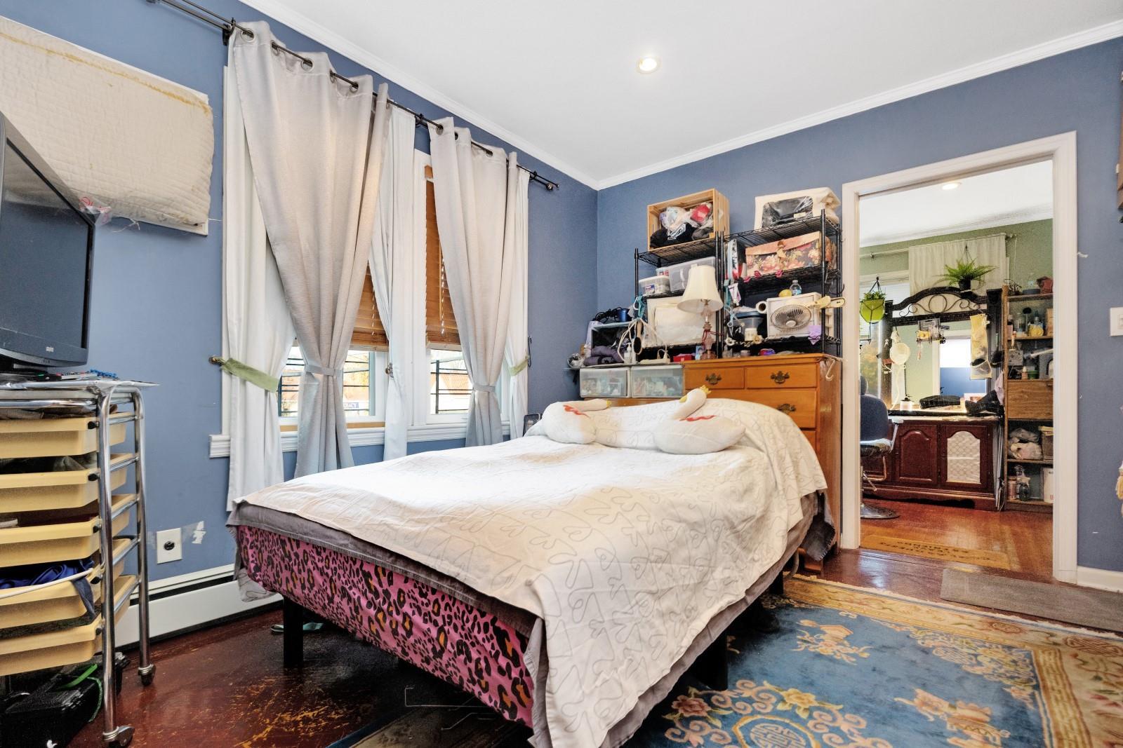 Single Family 80  Queens, NY 11379, MLS-804032-4