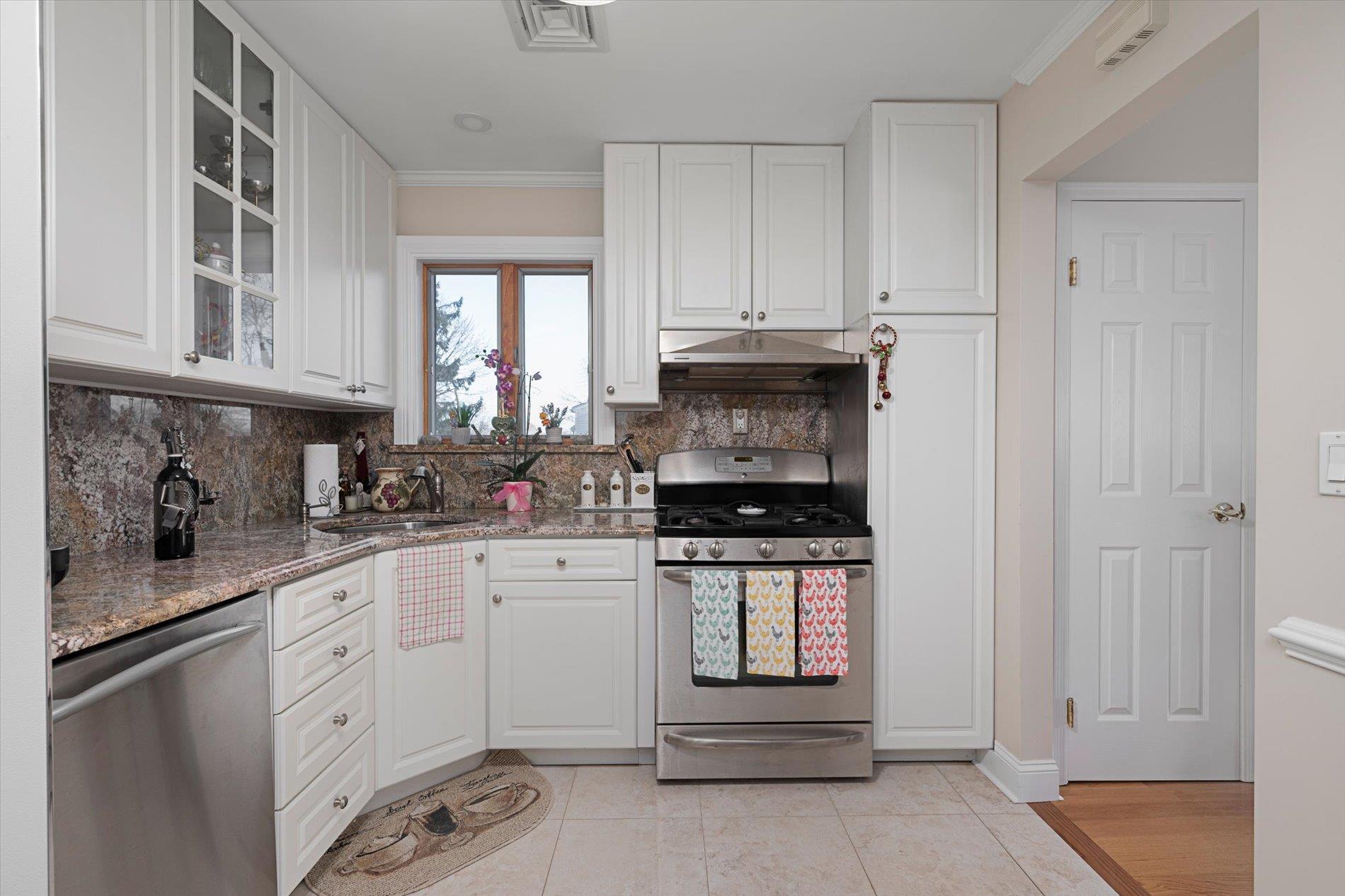Single Family Albany  Nassau County, NY 11758, MLS-804125-10