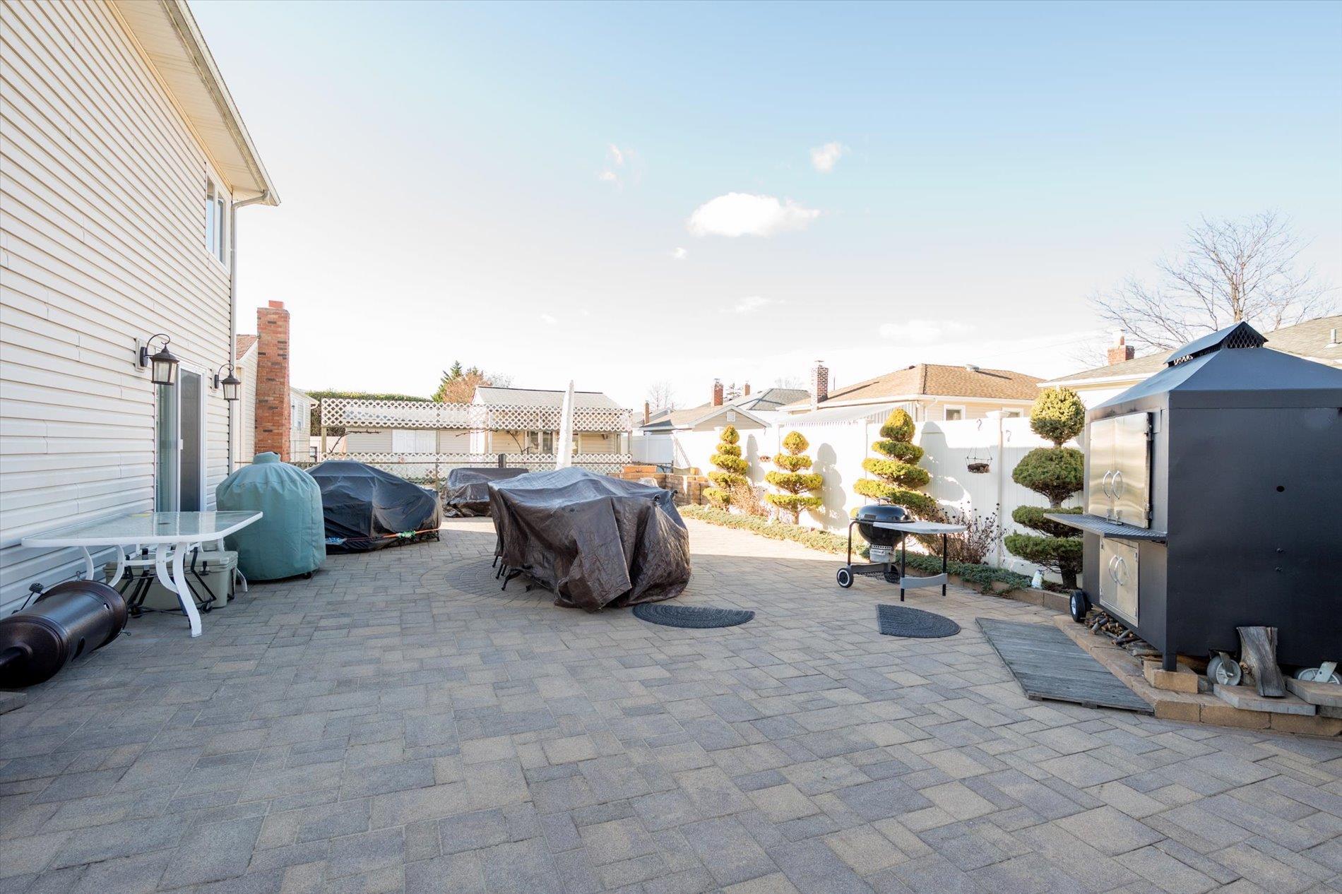 Single Family Albany  Nassau County, NY 11758, MLS-804125-21