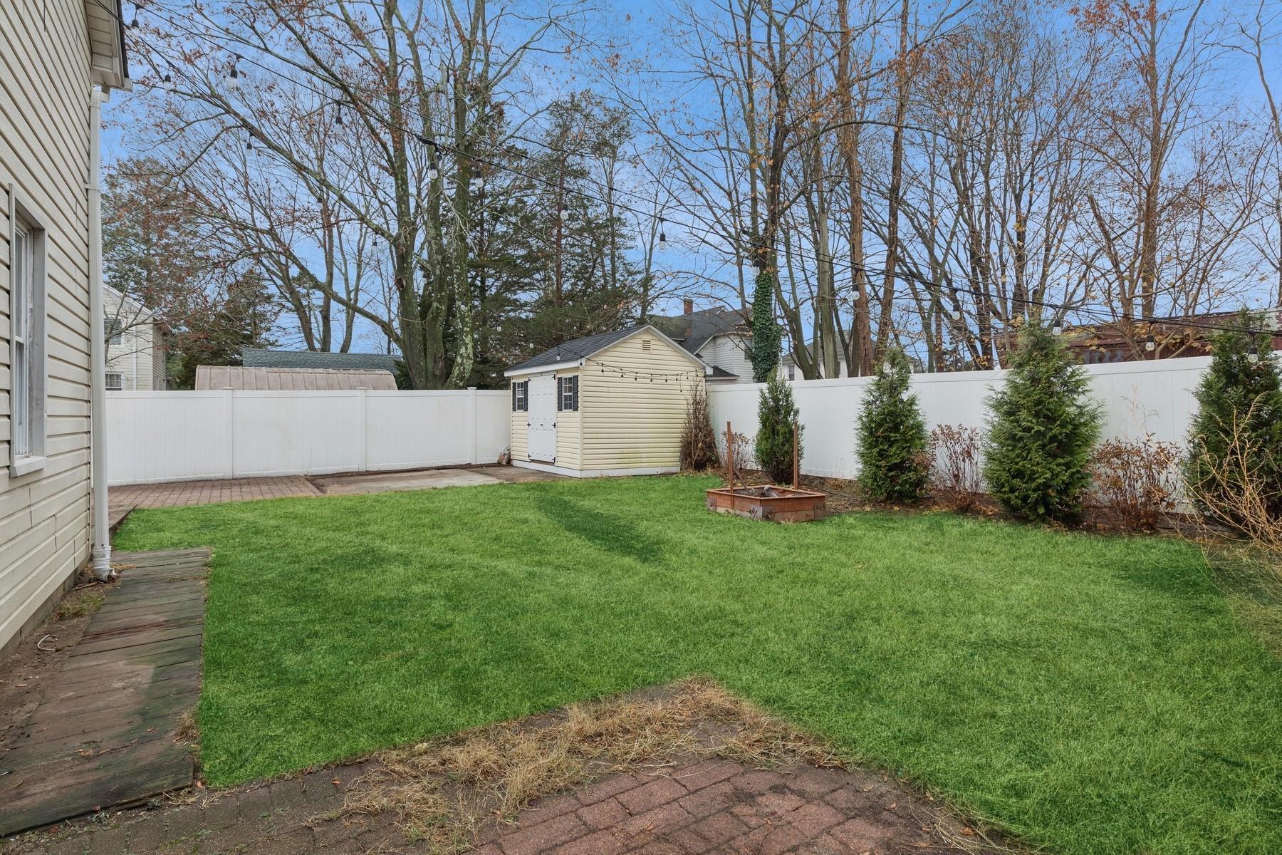 Single Family Parkway  Suffolk County, NY 11901, MLS-804152-15