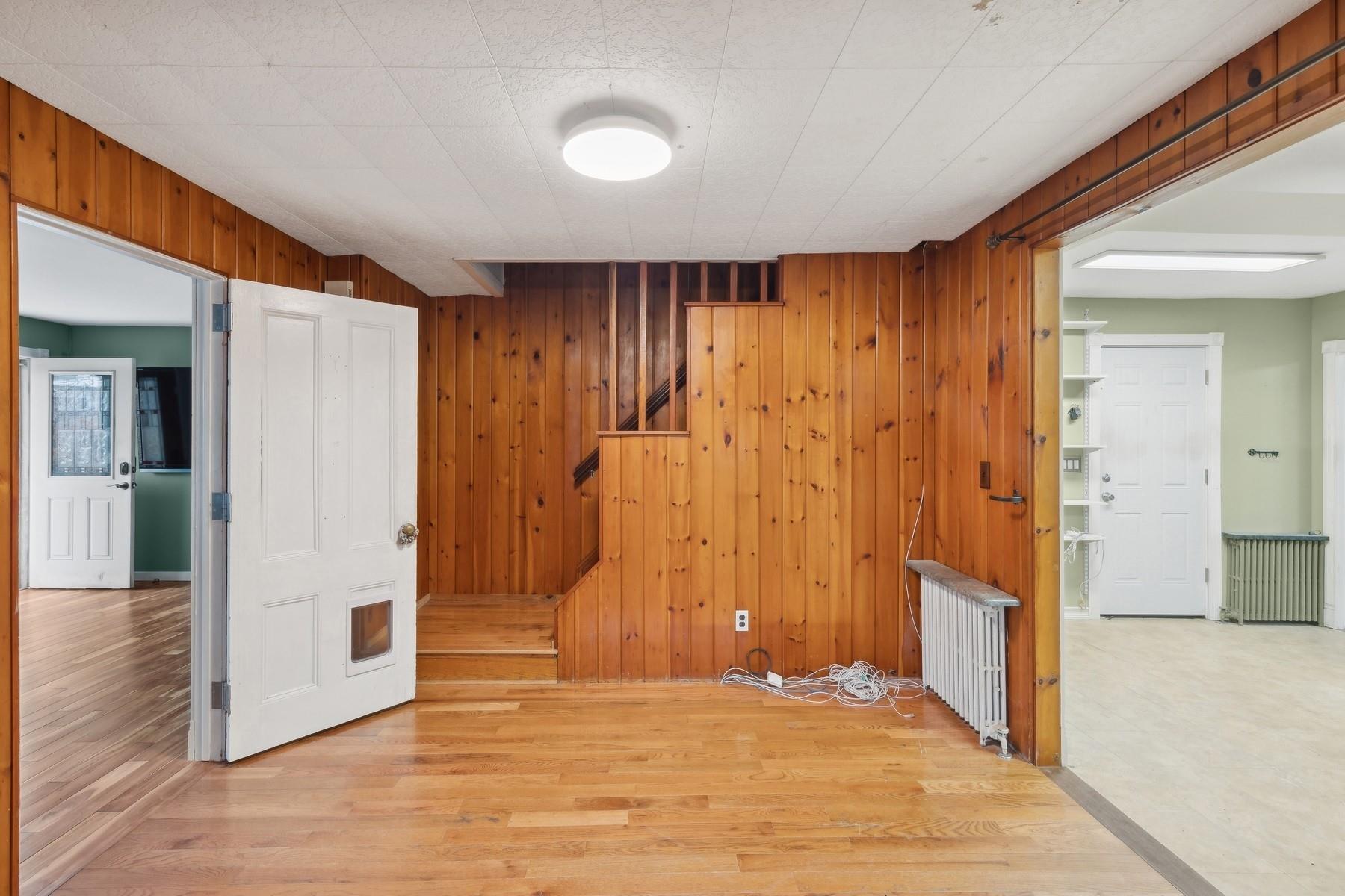 Single Family Parkway  Suffolk County, NY 11901, MLS-804152-4