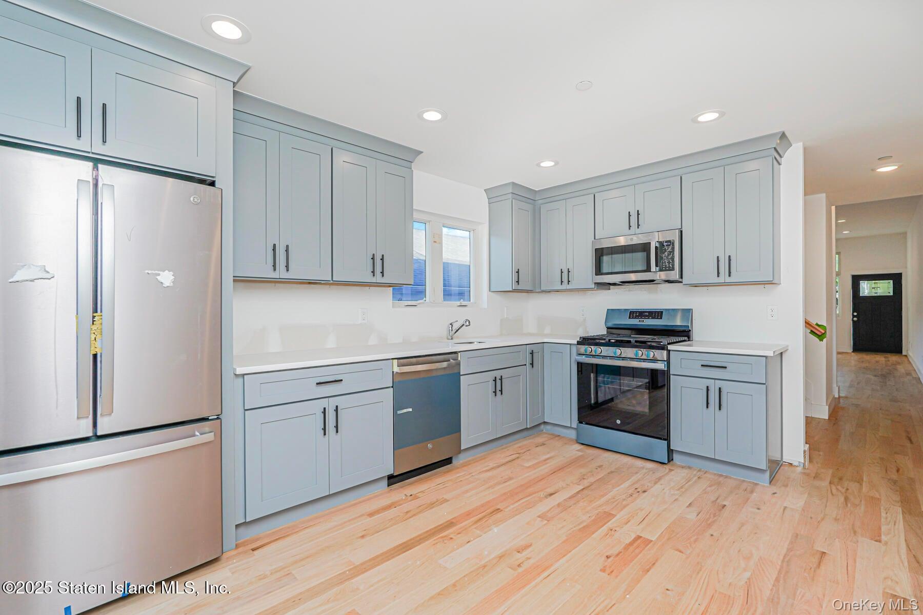 Single Family Alter Staten Island, NY 10305, MLS-804159-14