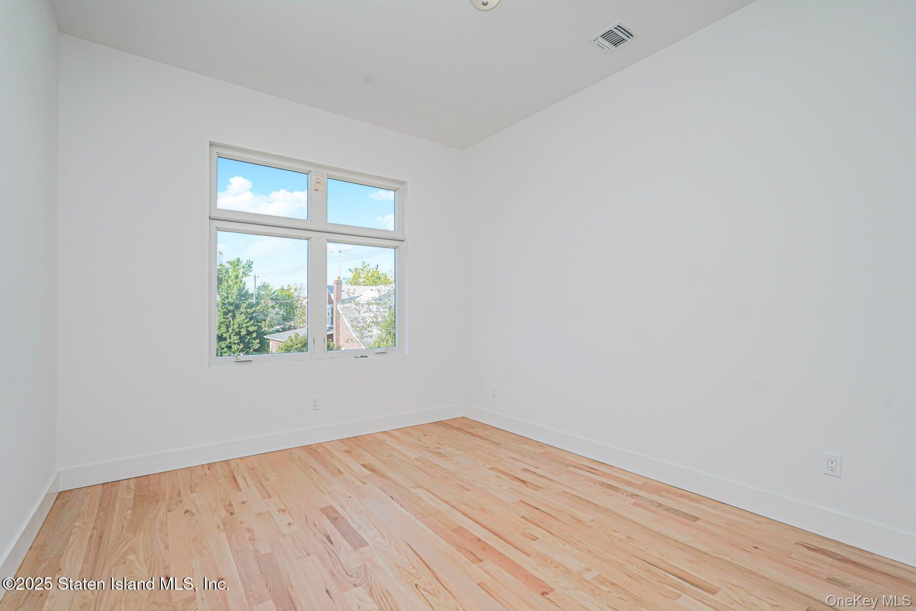 Single Family Alter Staten Island, NY 10305, MLS-804159-15