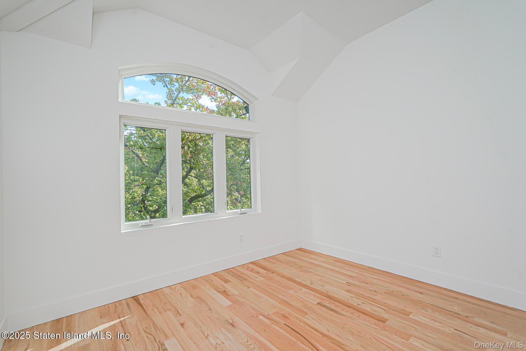 Single Family Alter Staten Island, NY 10305, MLS-804159-20